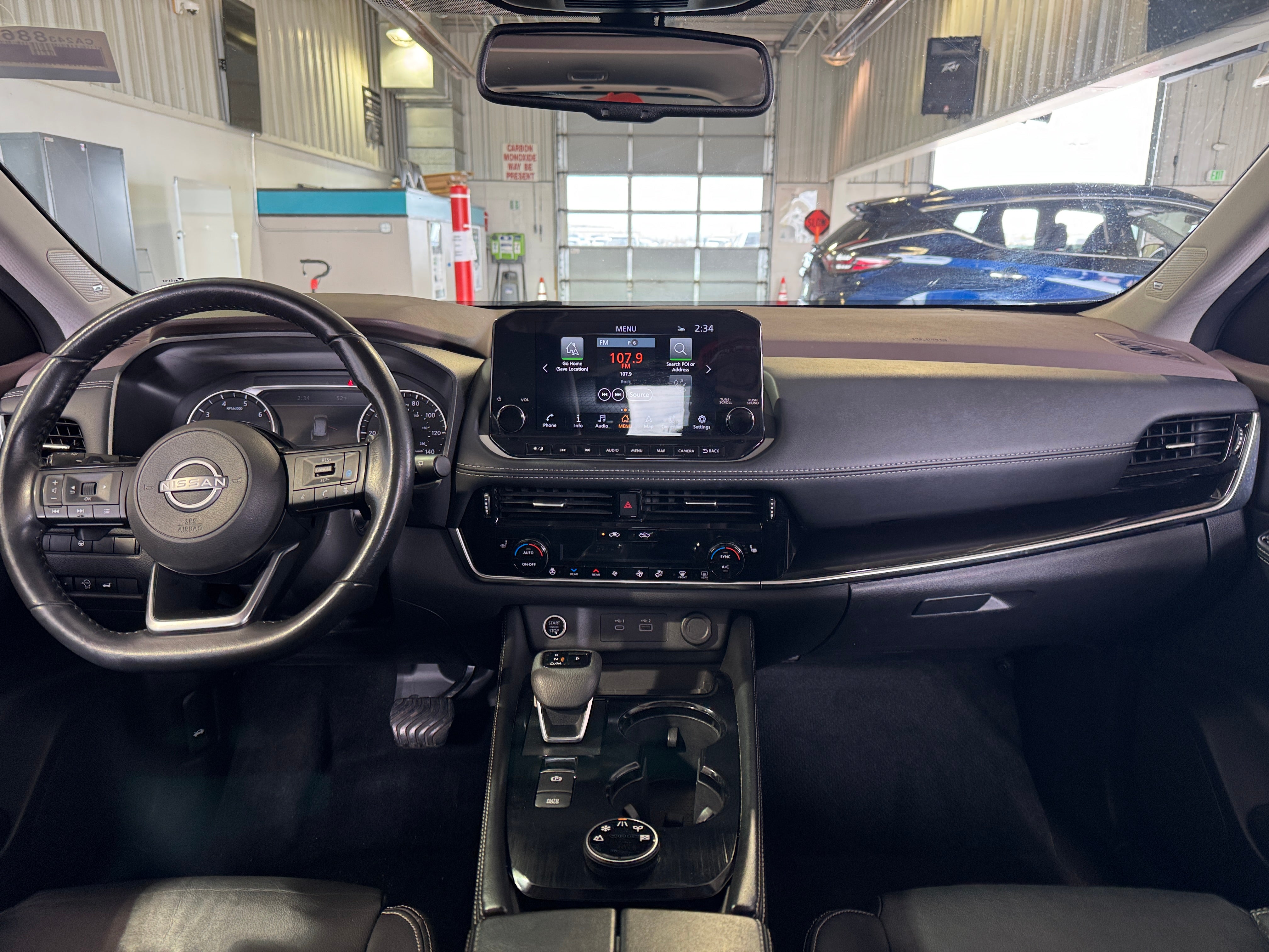2023 Nissan Rogue SL 2
