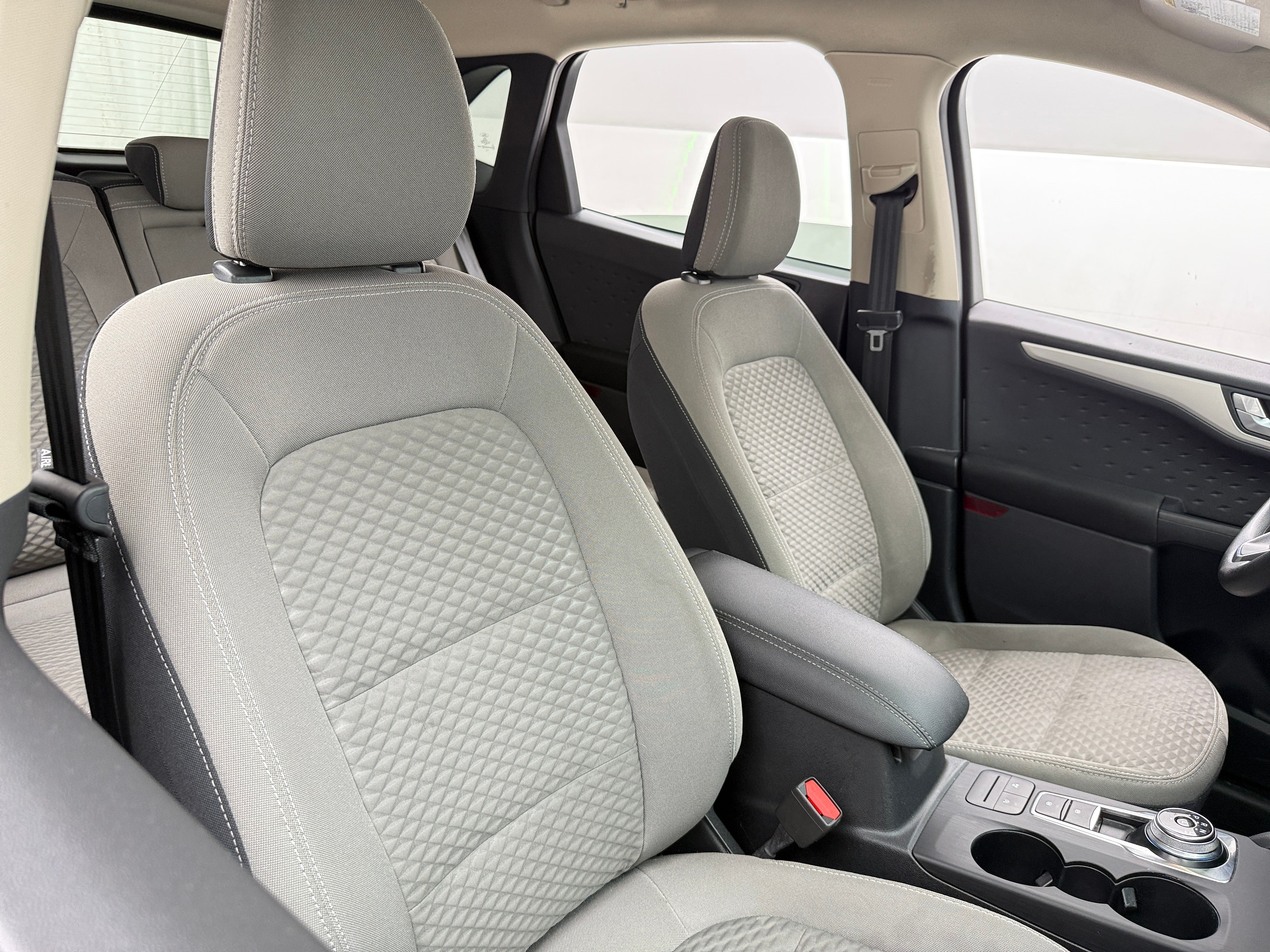 2020 Ford Escape SE 2