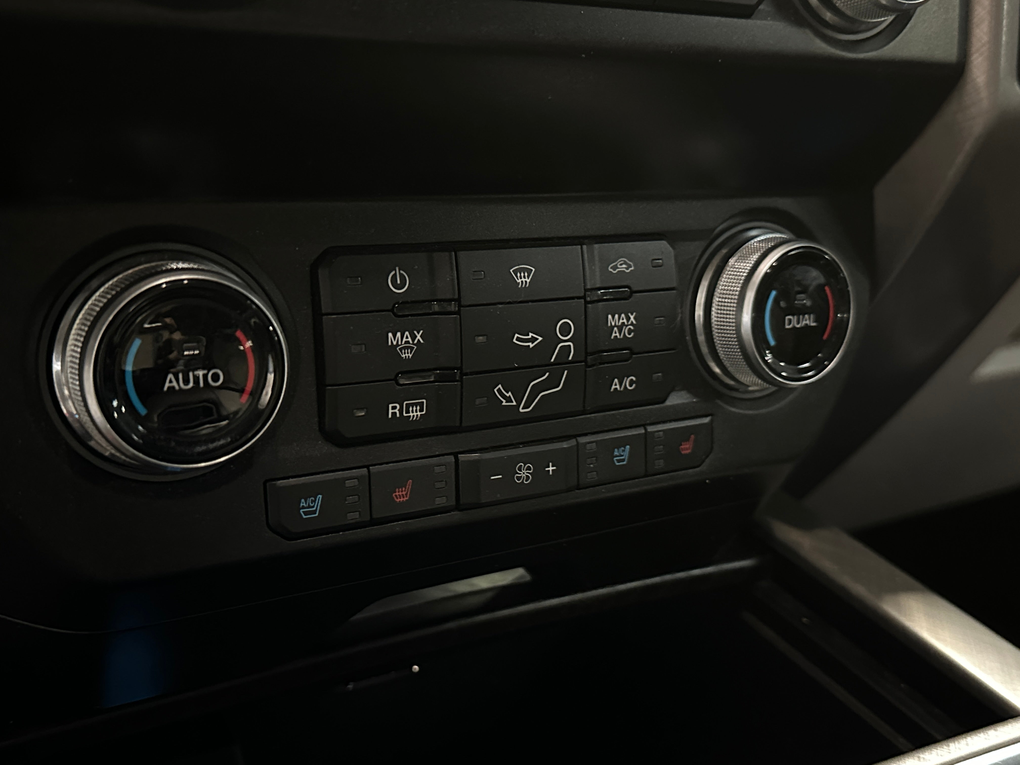 2019 Ford Econoline E-250 3