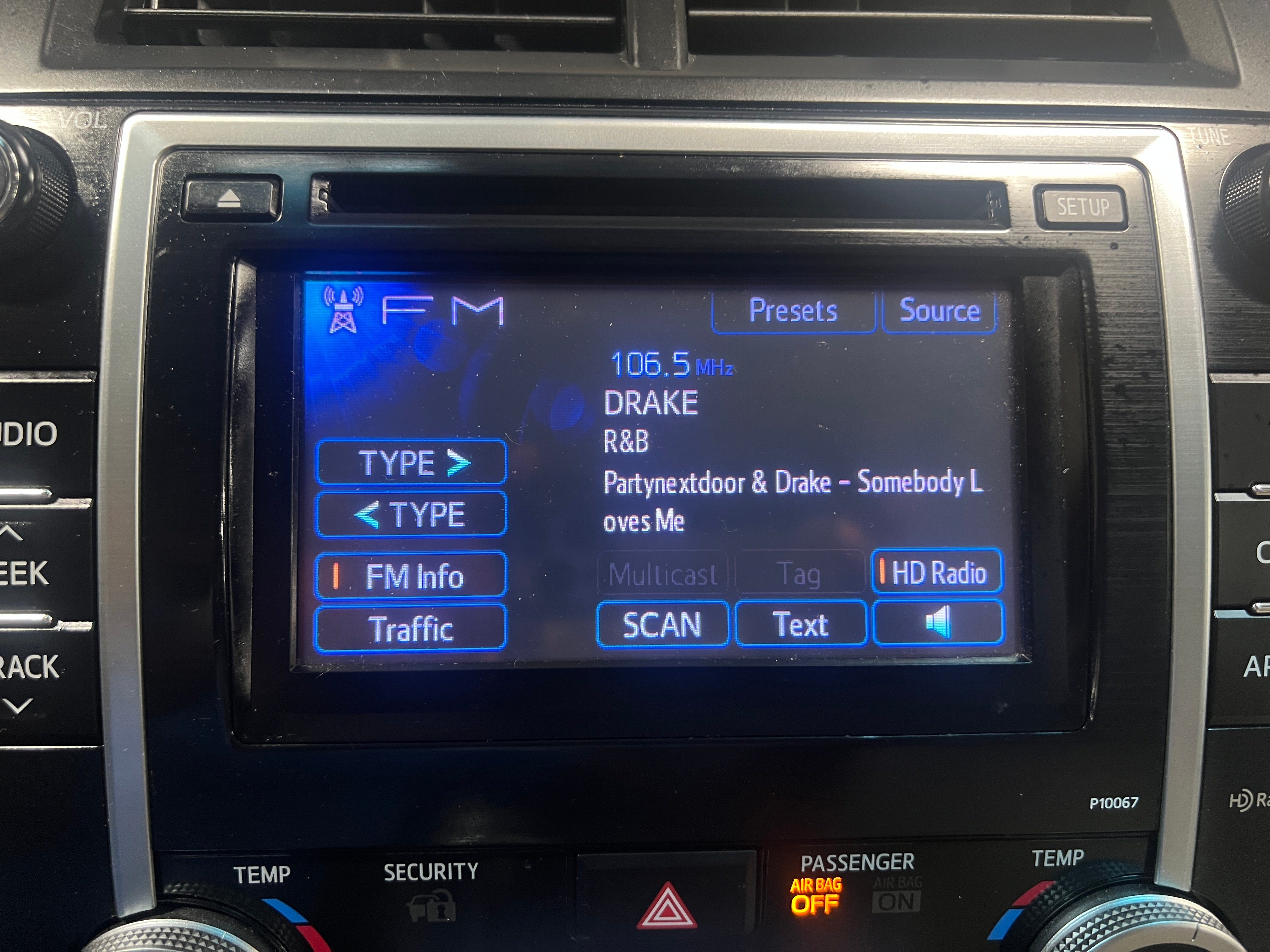 2012 Toyota Camry XLE 4
