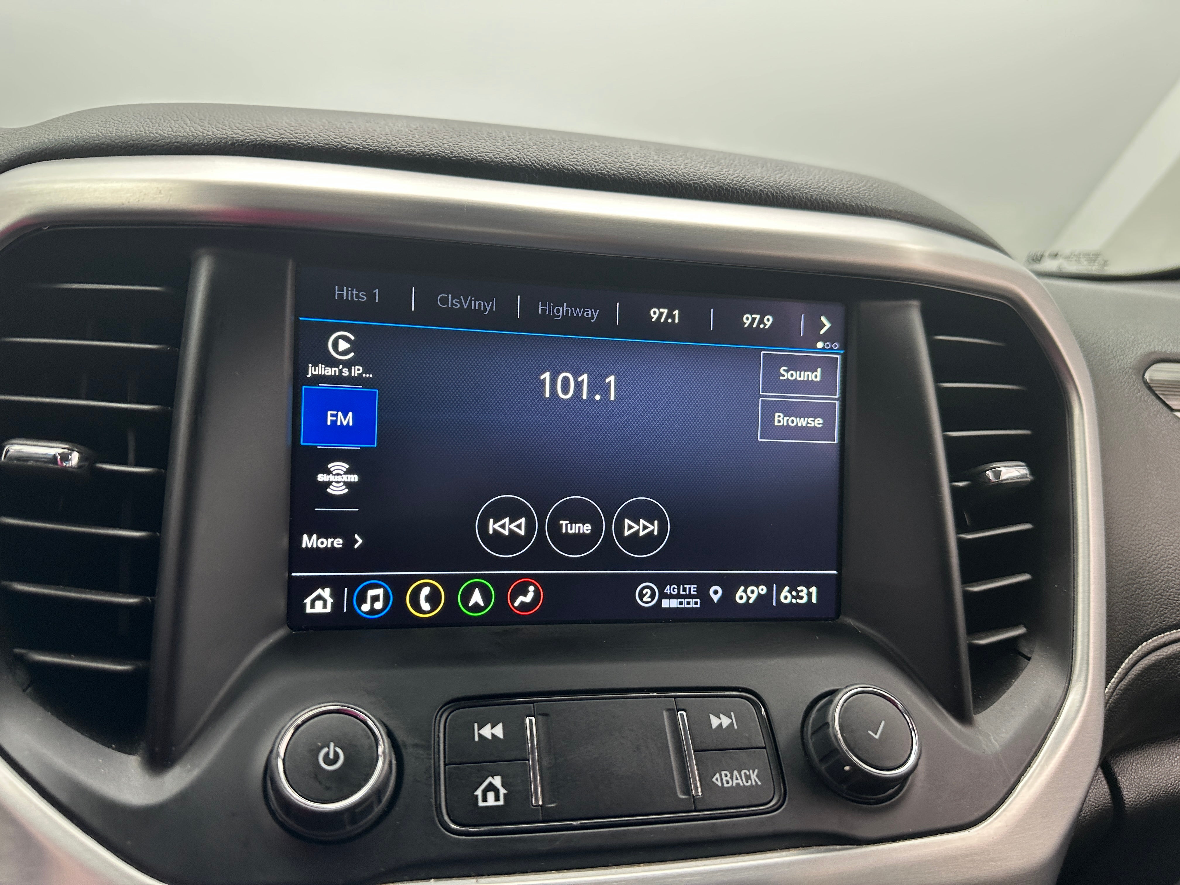 2023 GMC Acadia SLT 3