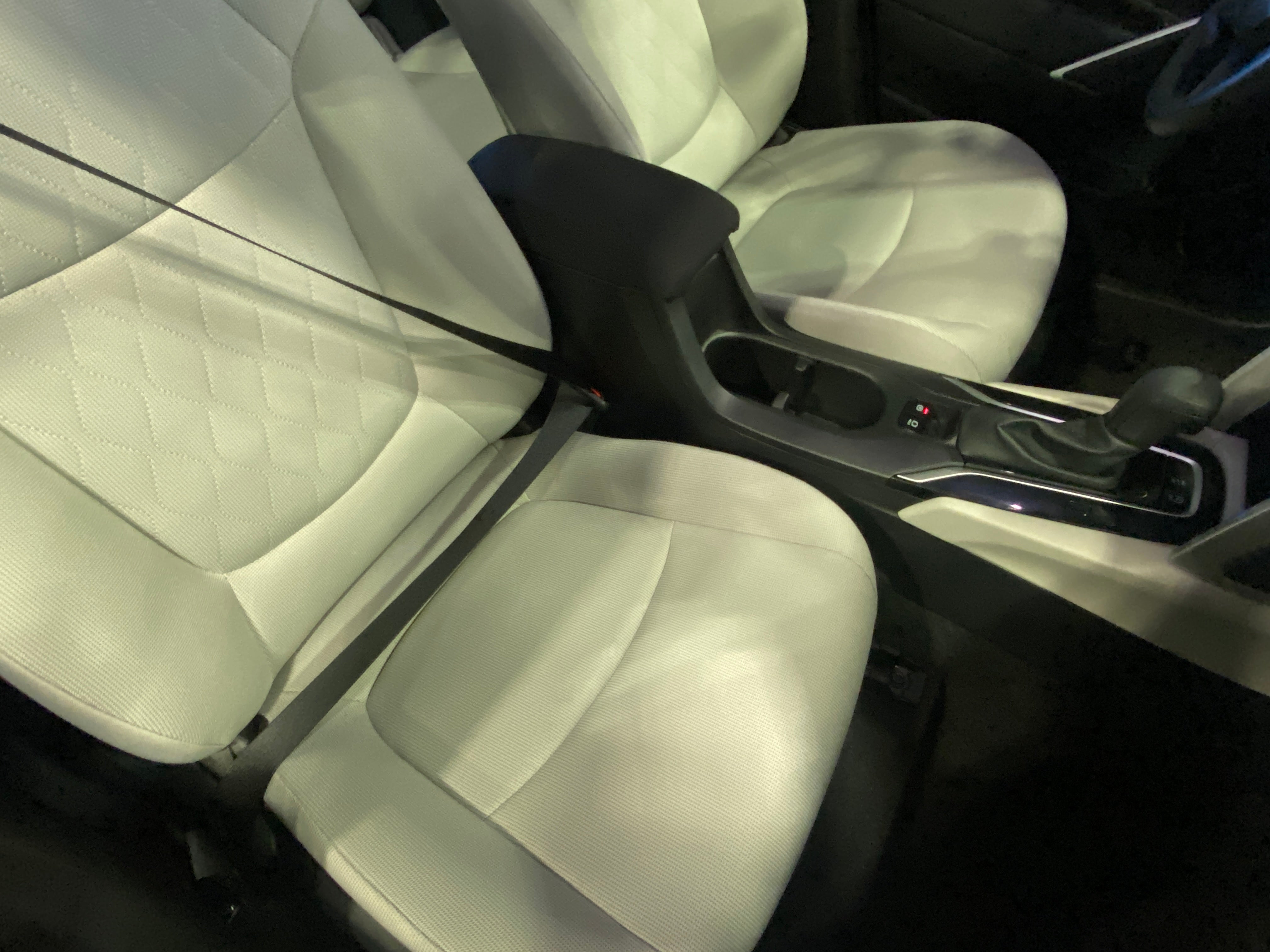 2024 Toyota Corolla Cross L 2