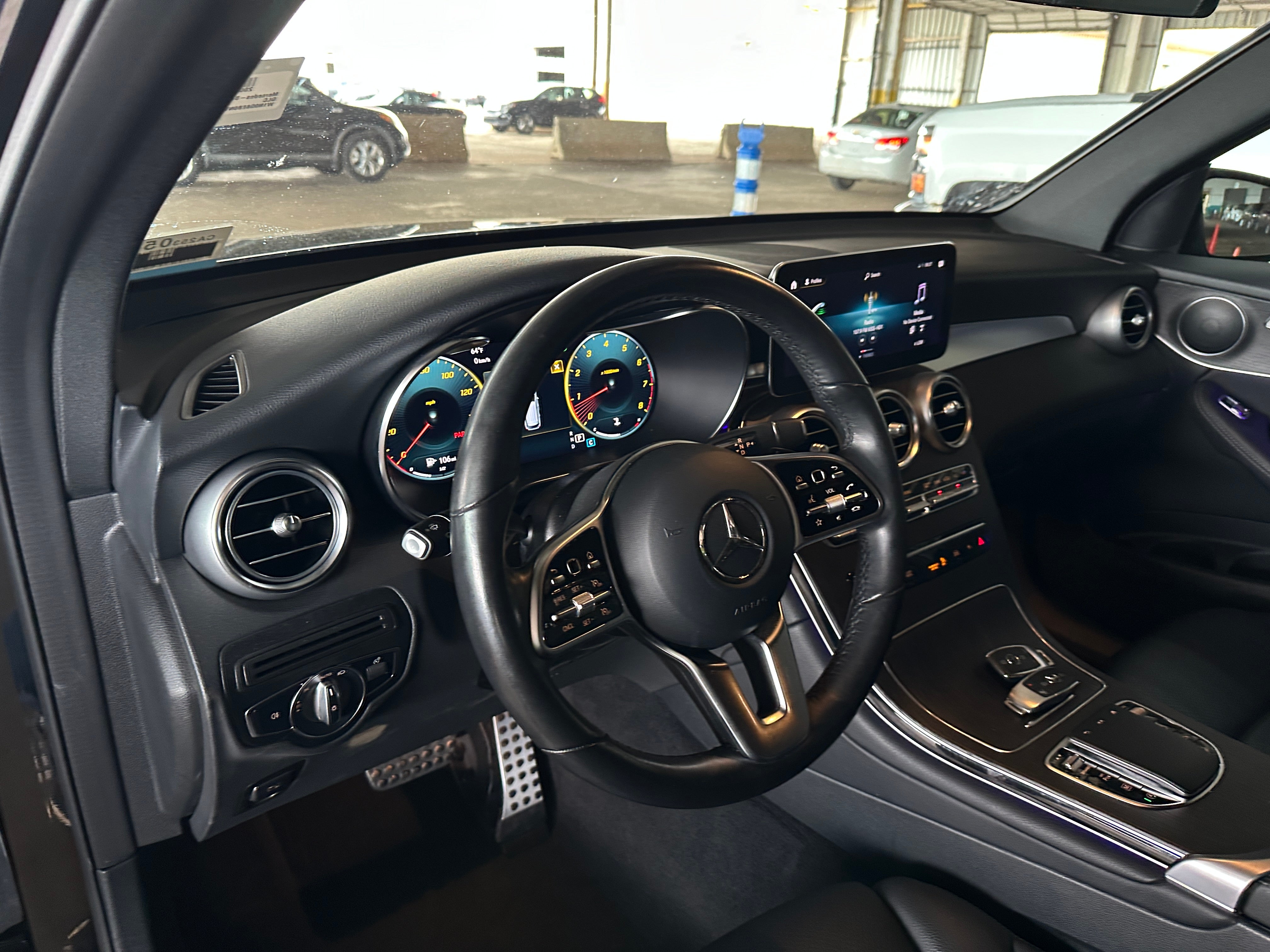 2022 Mercedes-Benz GLC 300 2
