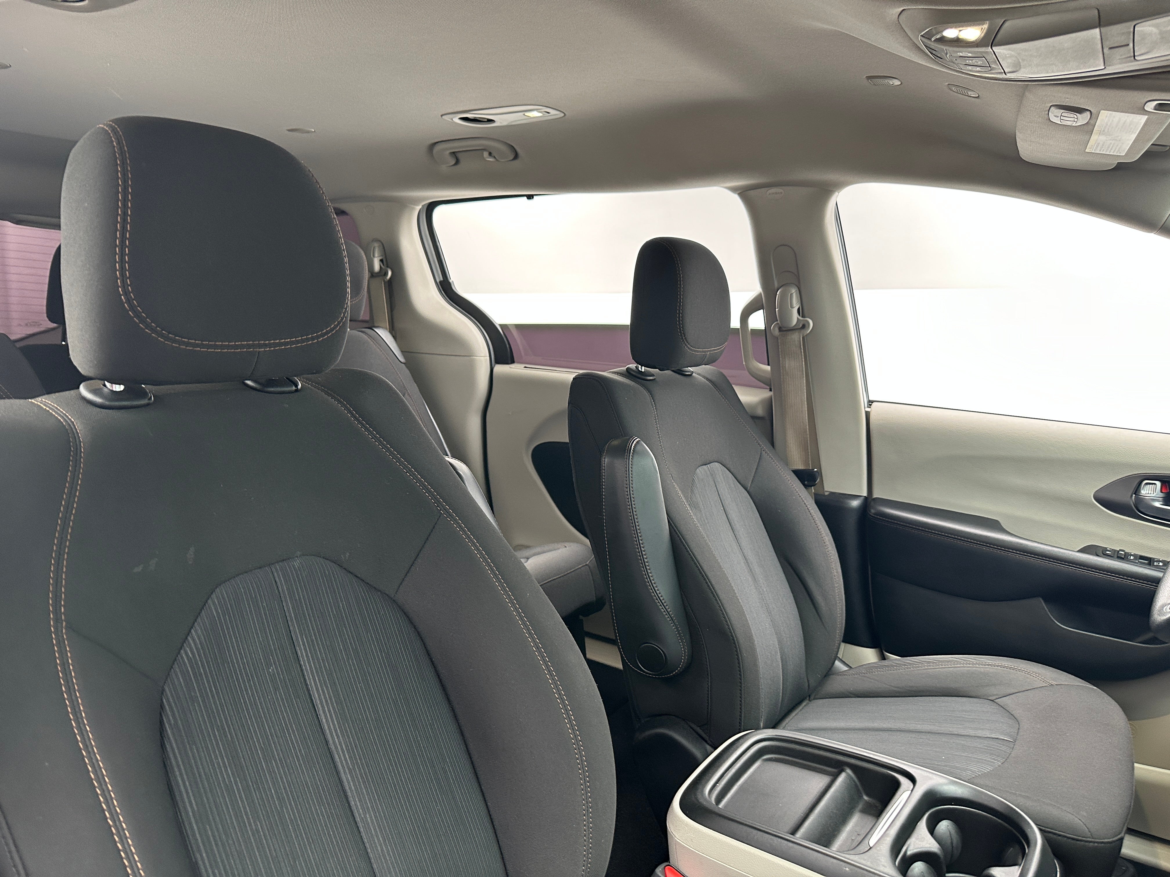 2020 Chrysler Pacifica Touring 2
