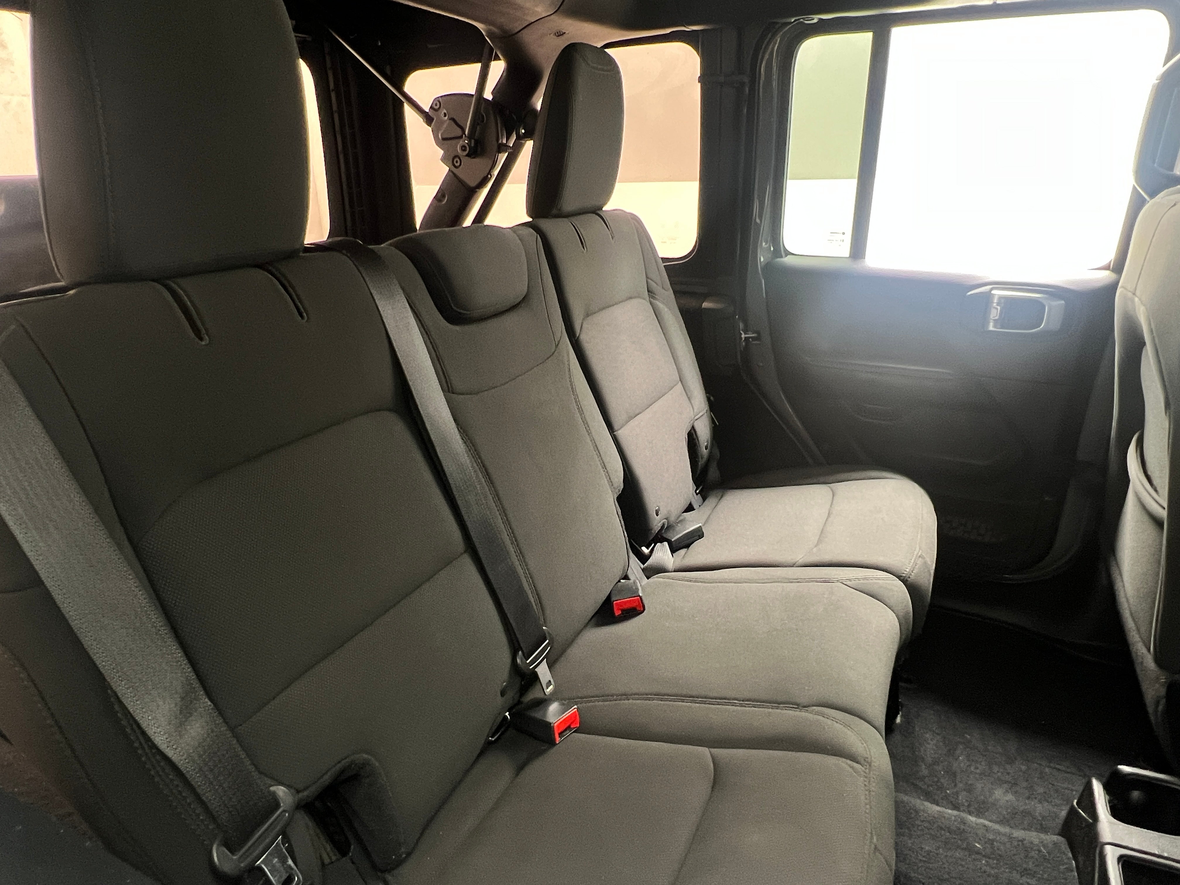 2018 Jeep Wrangler Unlimited Sahara 6