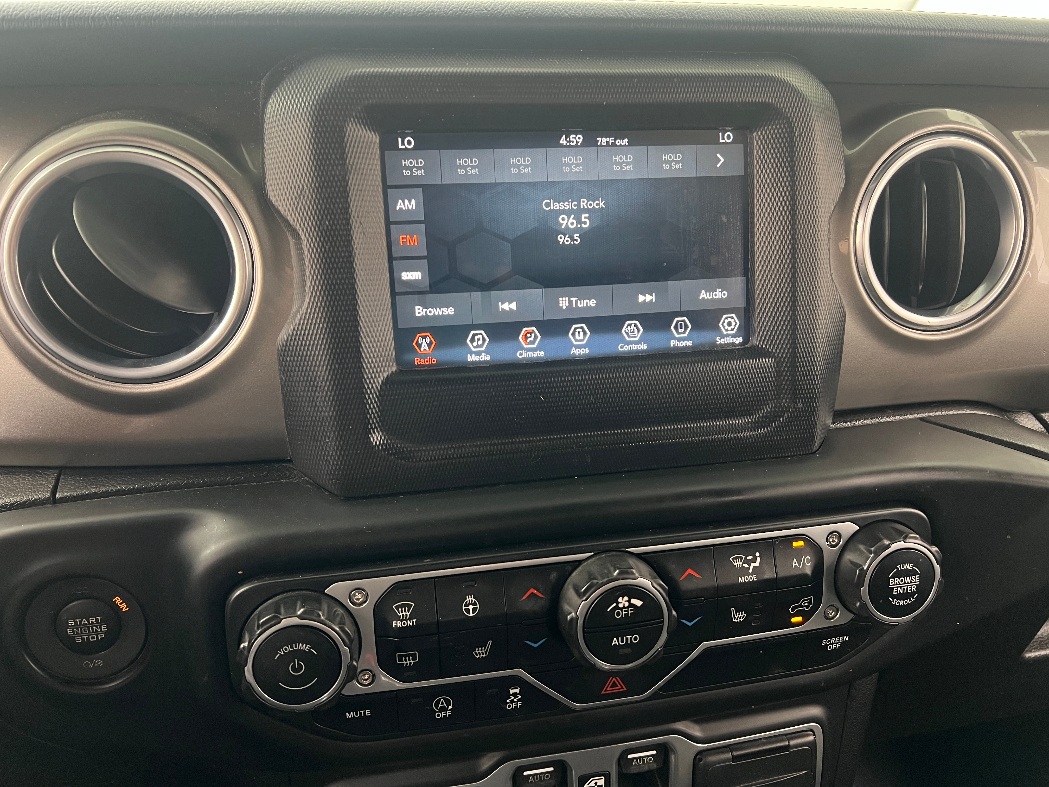 2018 Jeep Wrangler Unlimited Sahara 4