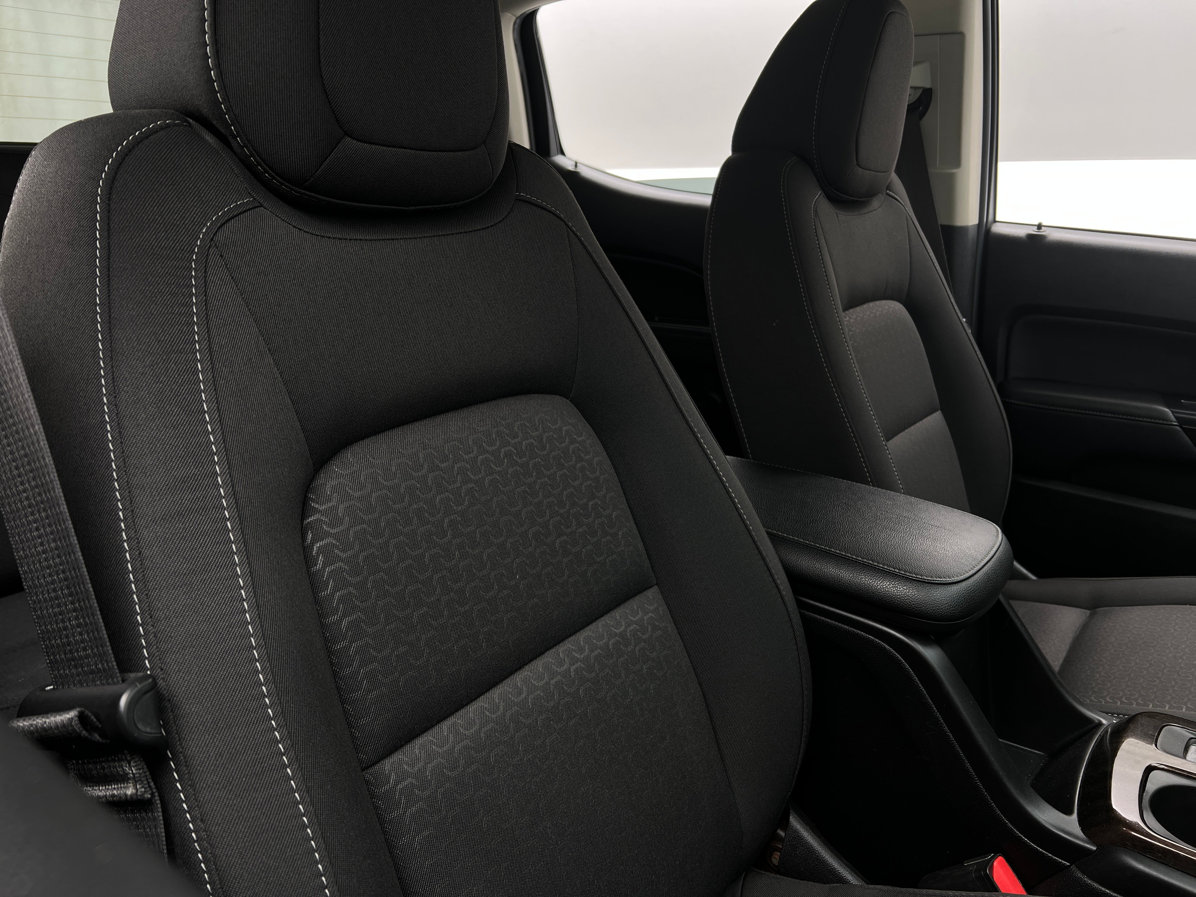 2020 GMC Canyon SLE 2