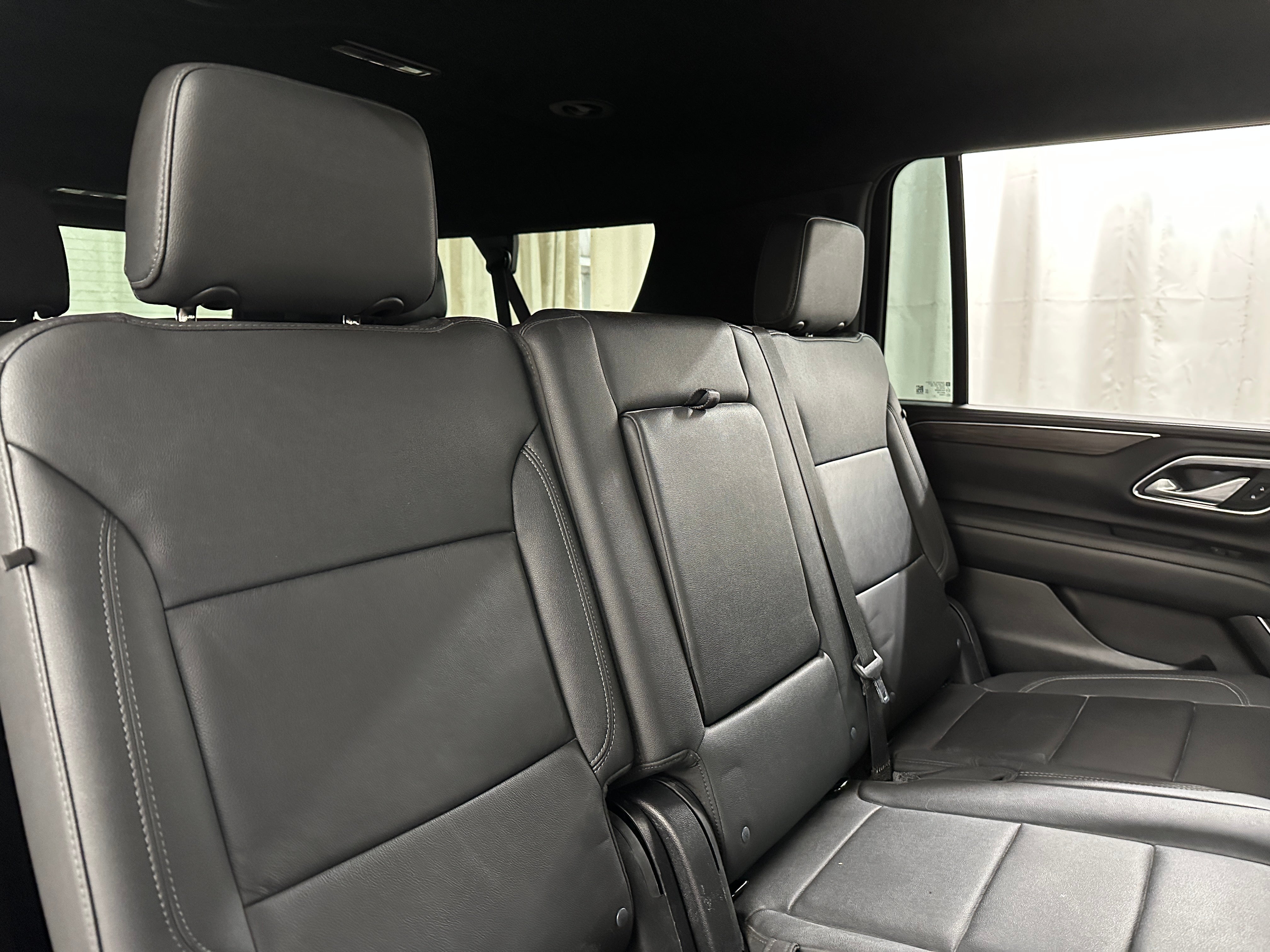 2023 Chevrolet Suburban LT 5
