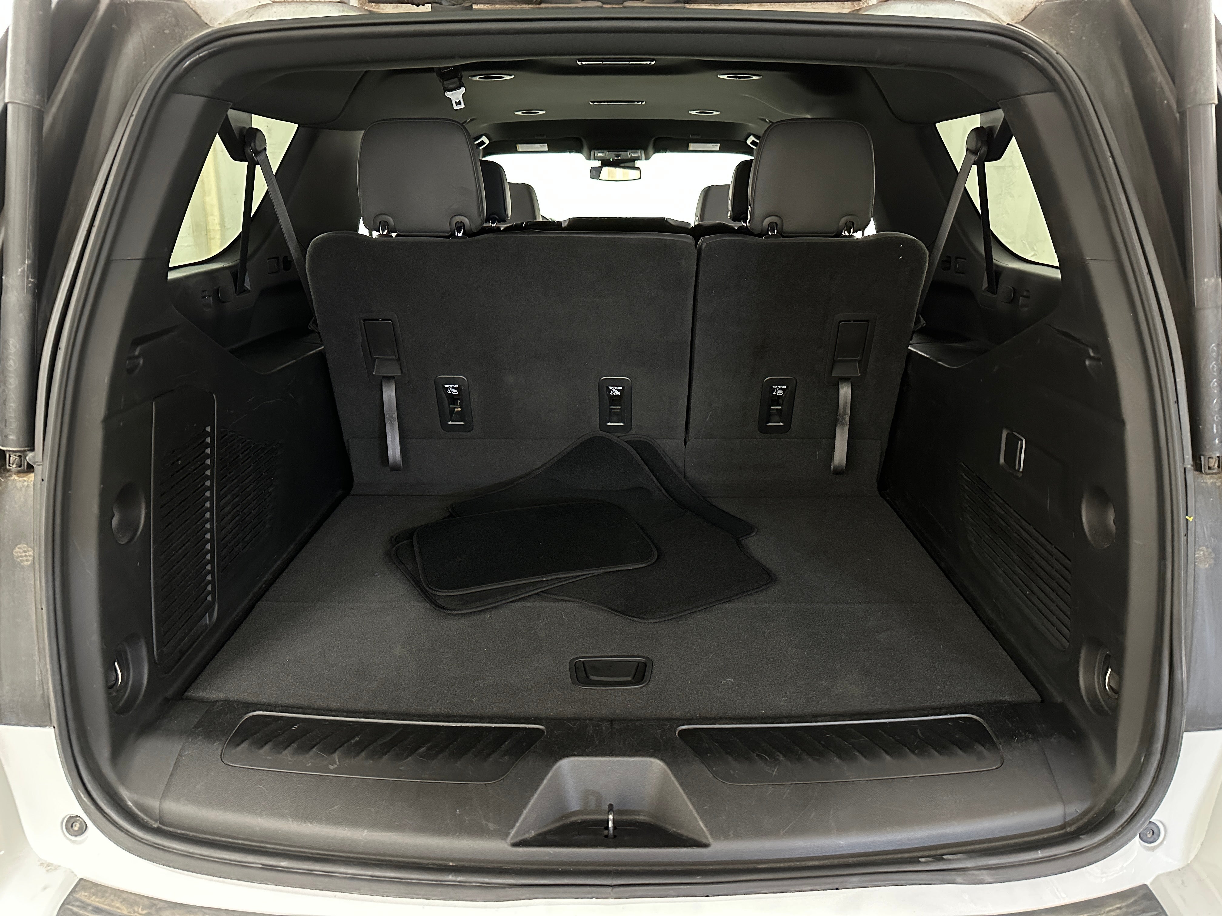 2023 Chevrolet Suburban LT 6