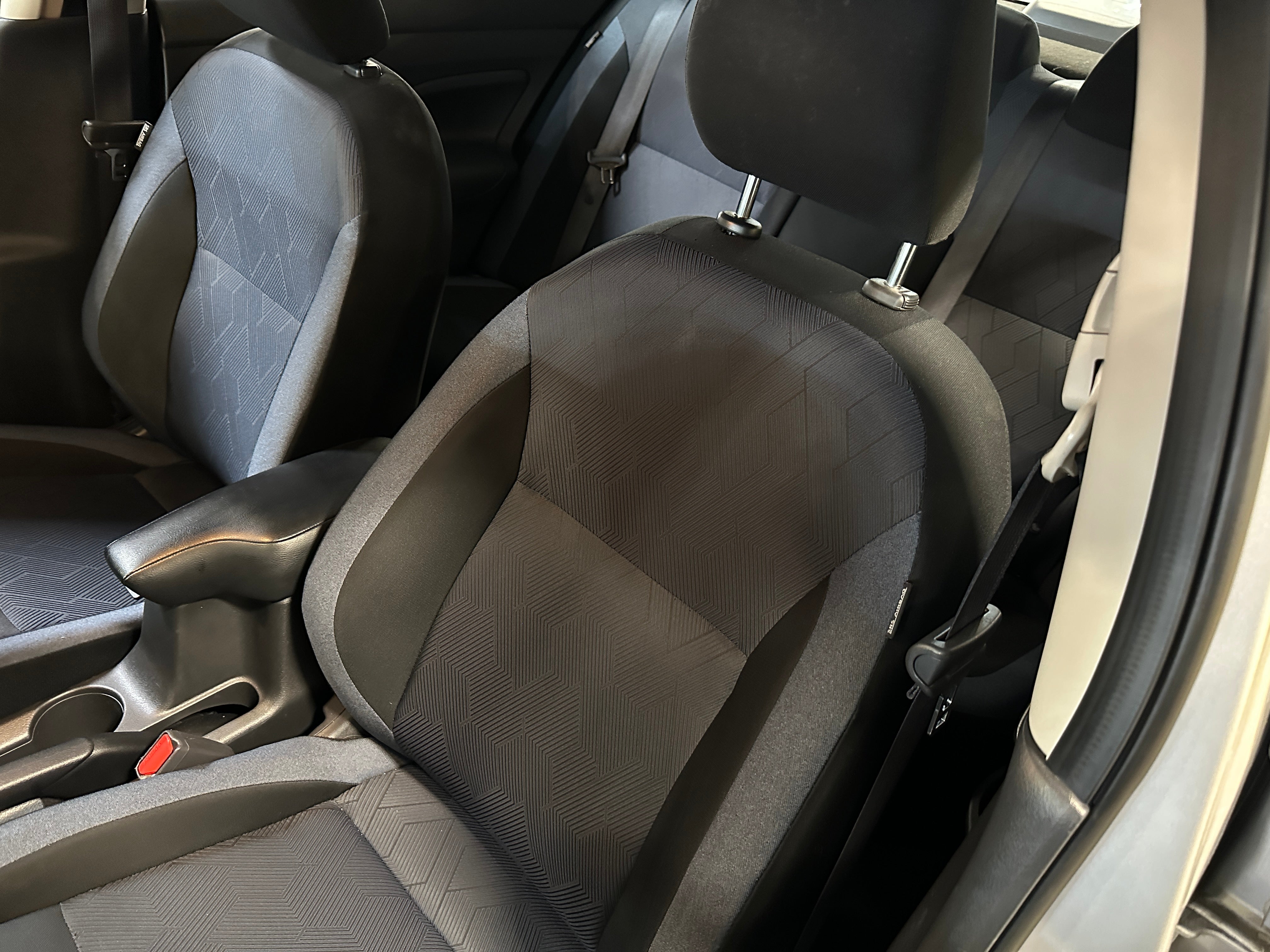 2023 Nissan Versa SV 2