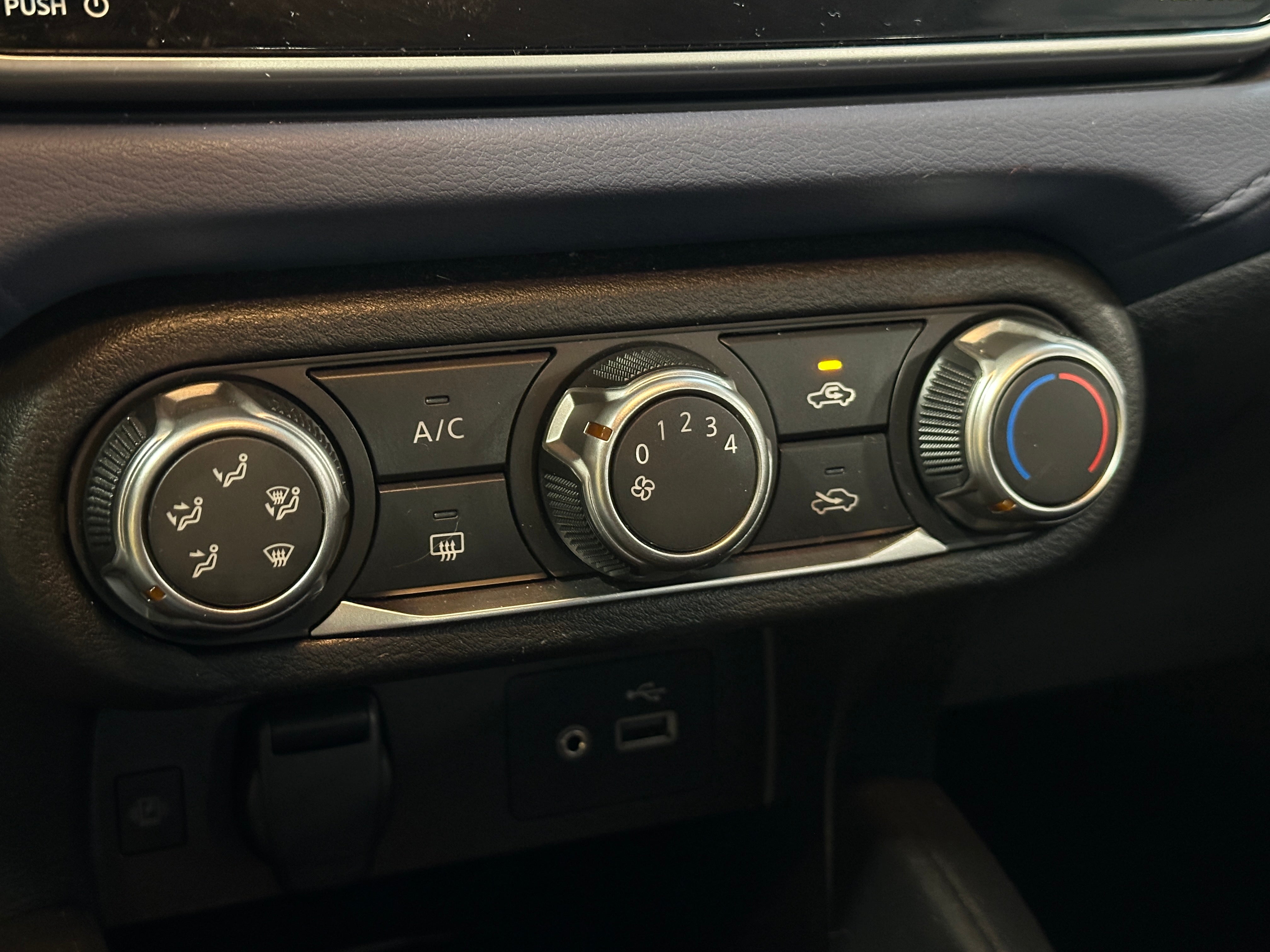 2023 Nissan Versa SV 4