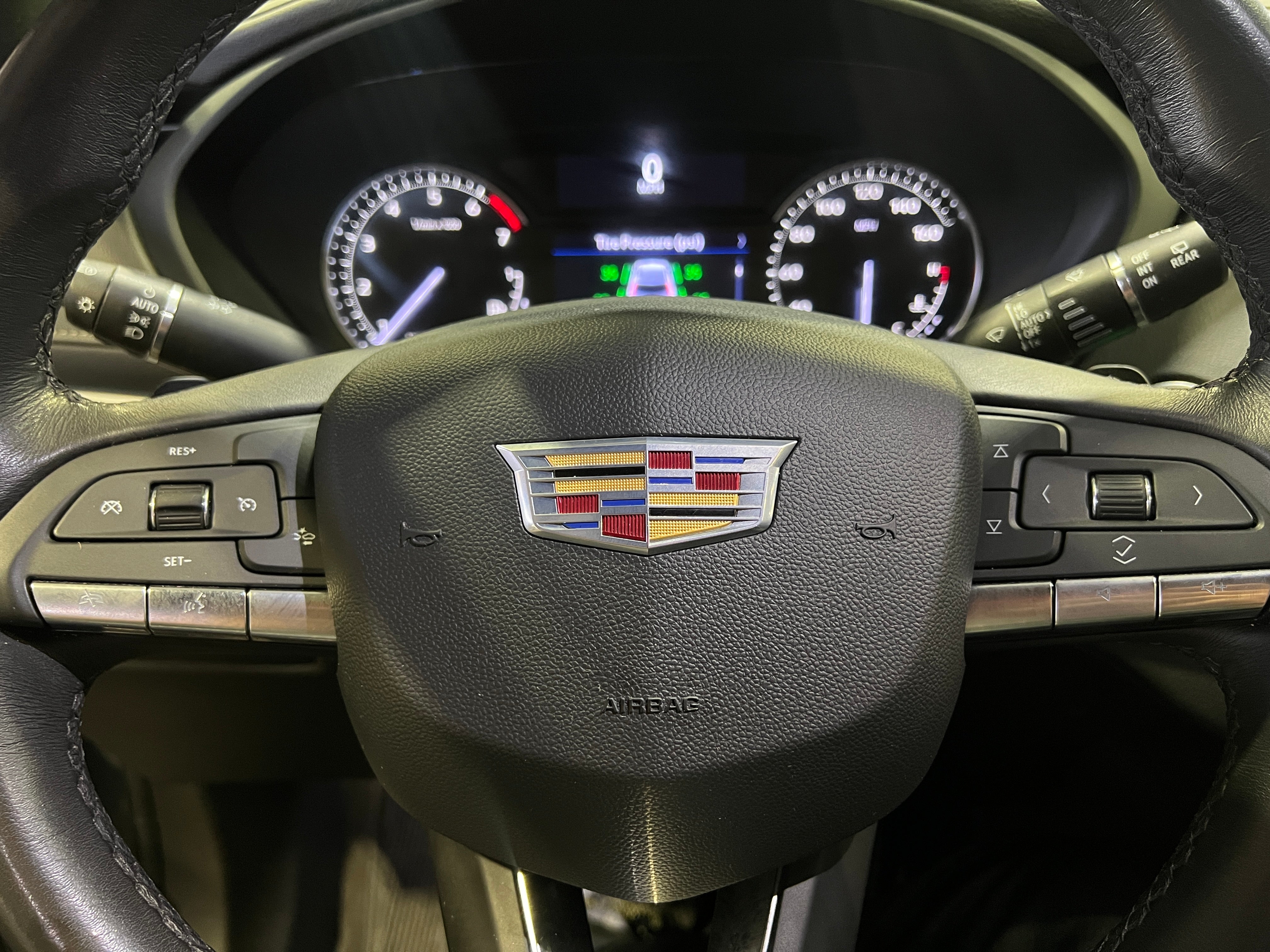 2023 Cadillac XT4 Premium Luxury 4