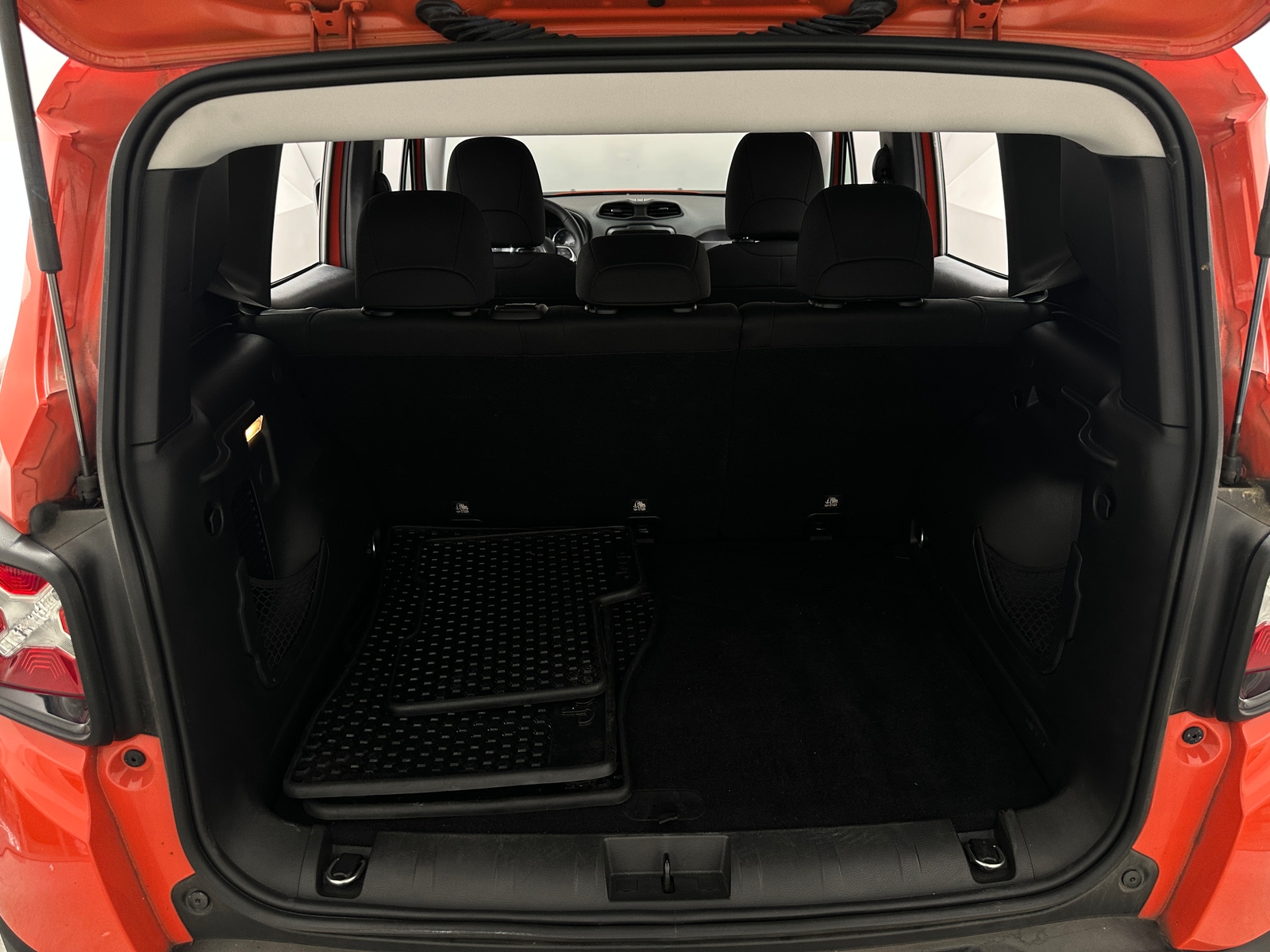 Thumbnail: 2018 Jeep Renegade - 7