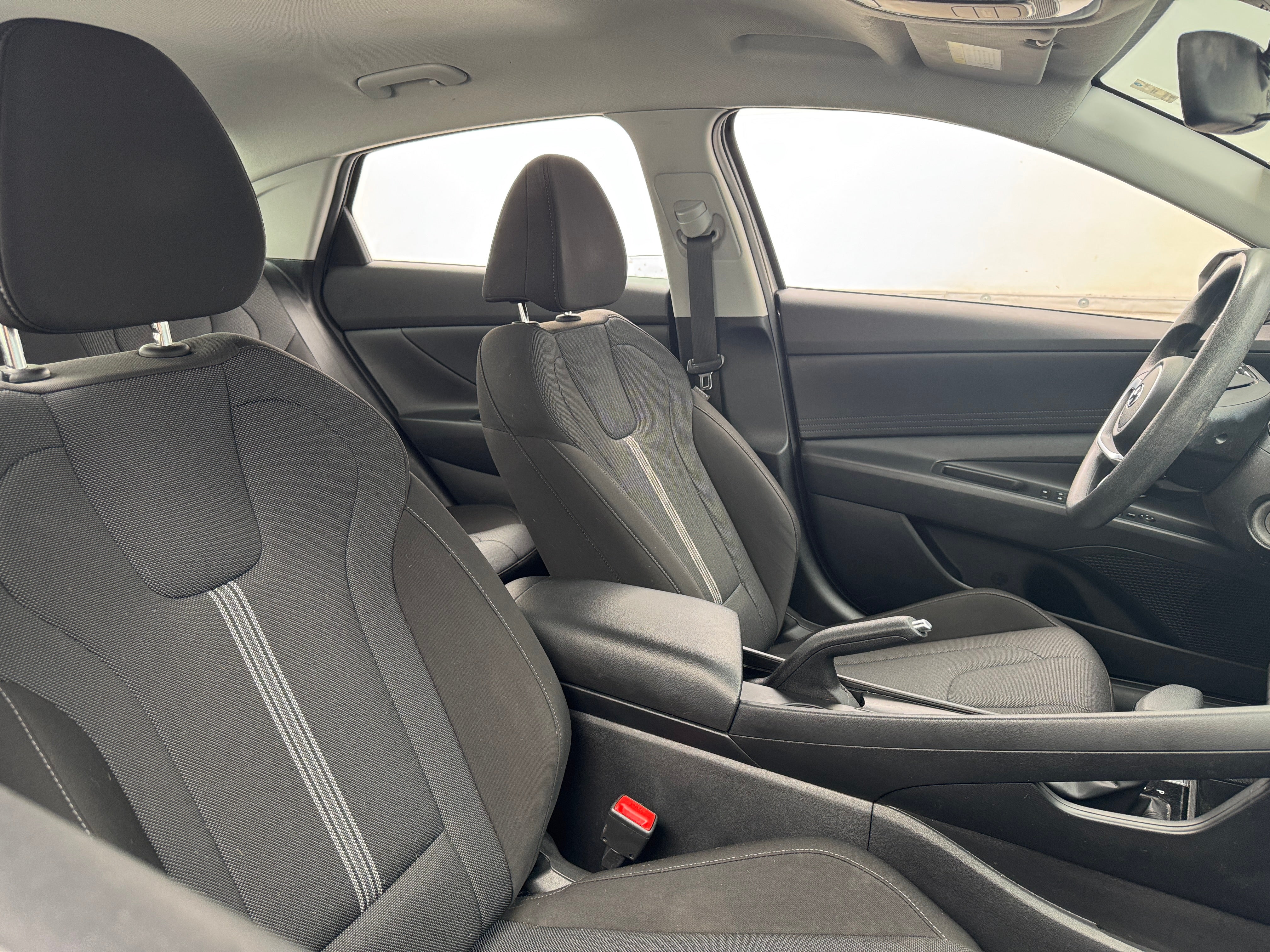2023 Hyundai Elantra SE 2
