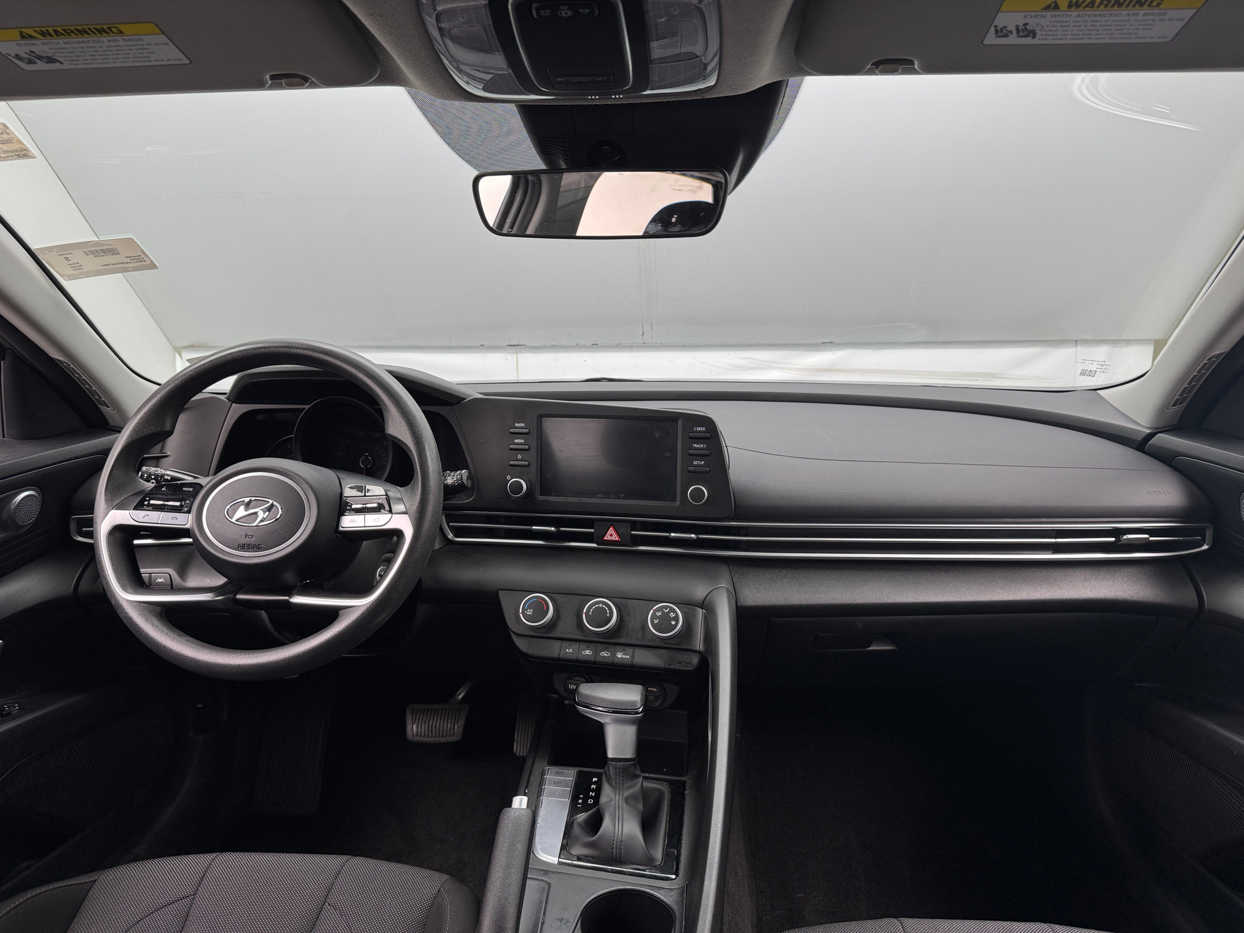 2023 Hyundai Elantra SE 3