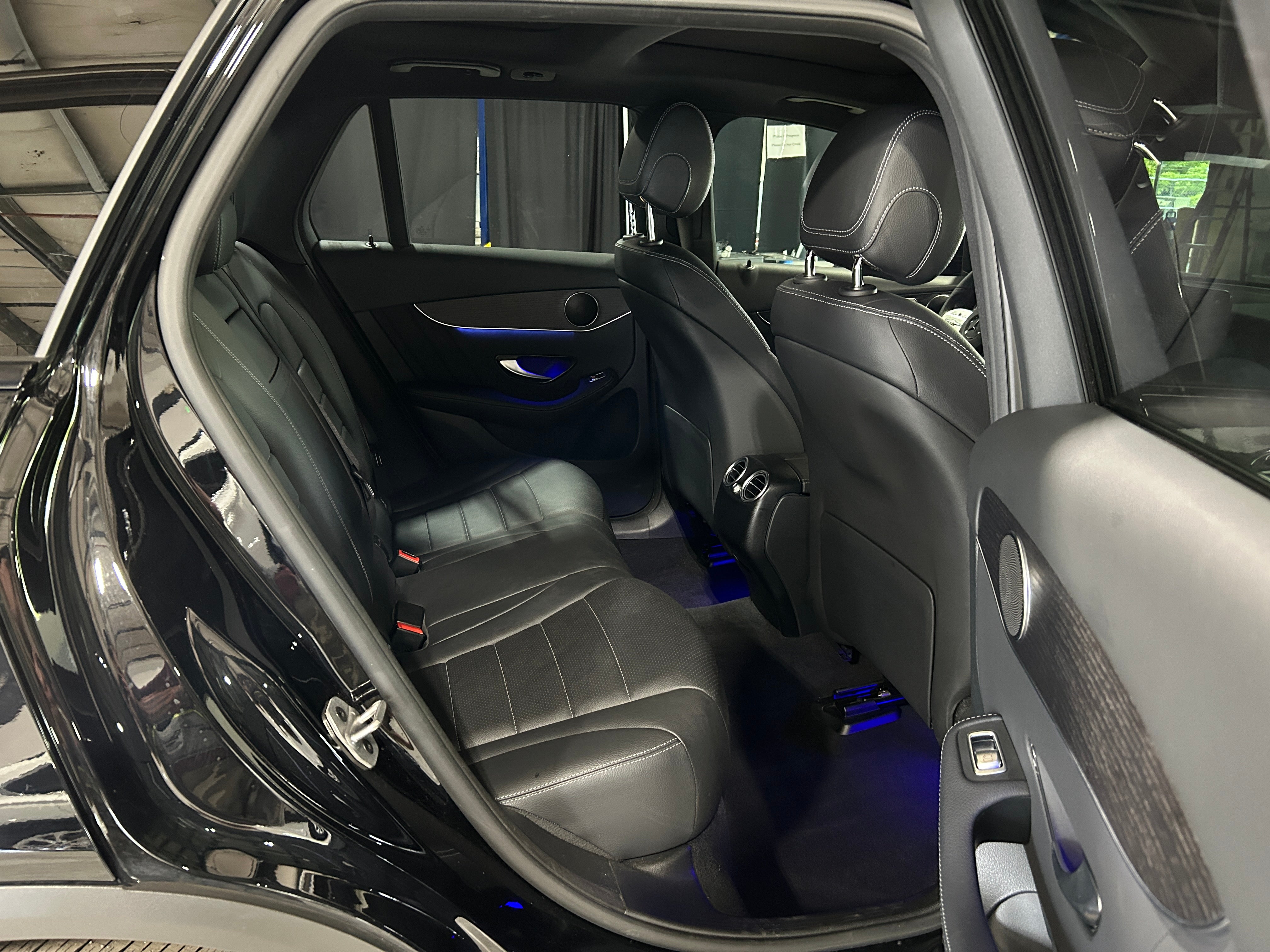 2022 Mercedes-Benz GLC 300 5