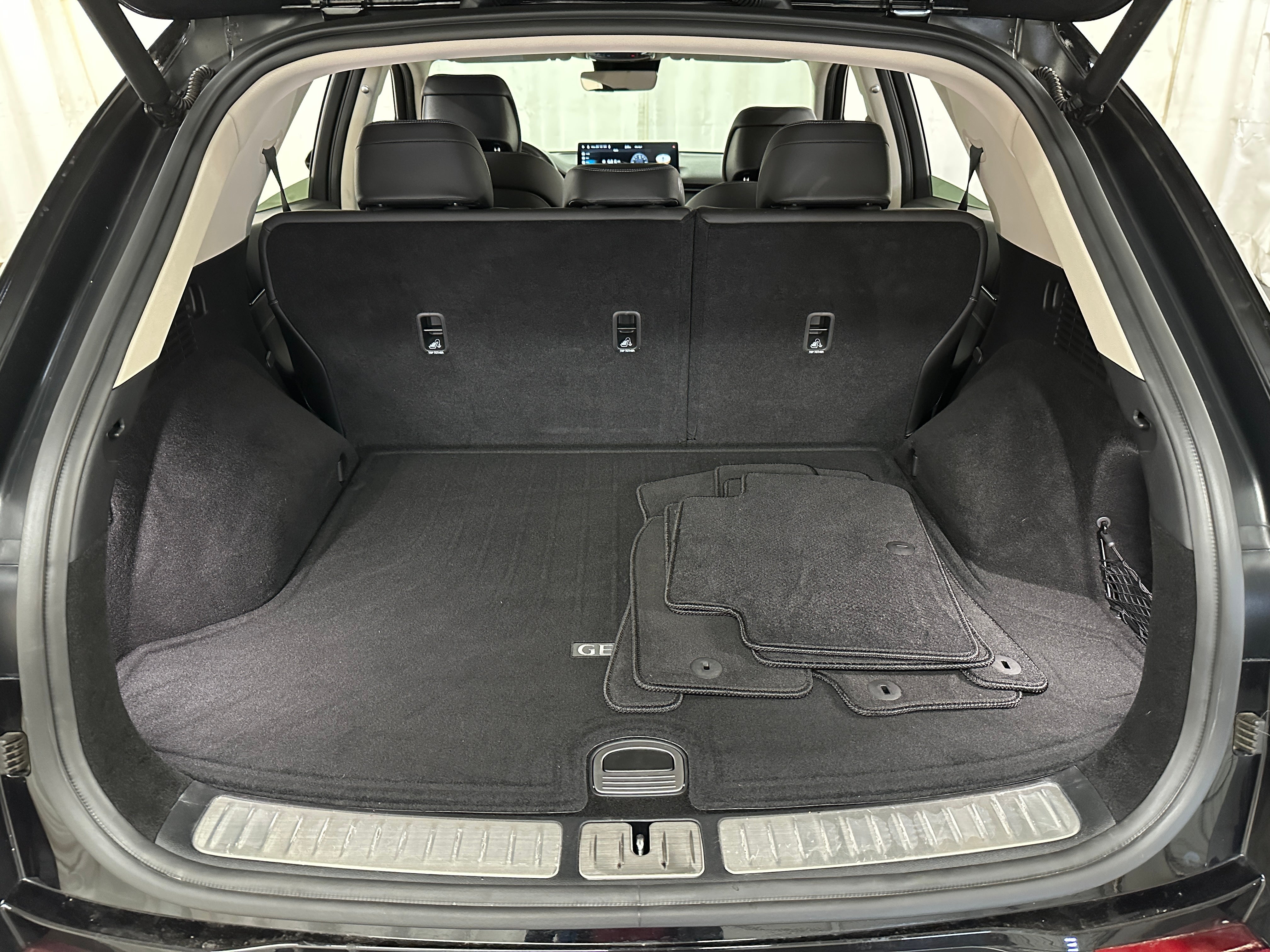 2025 Genesis GV70 Standard 6