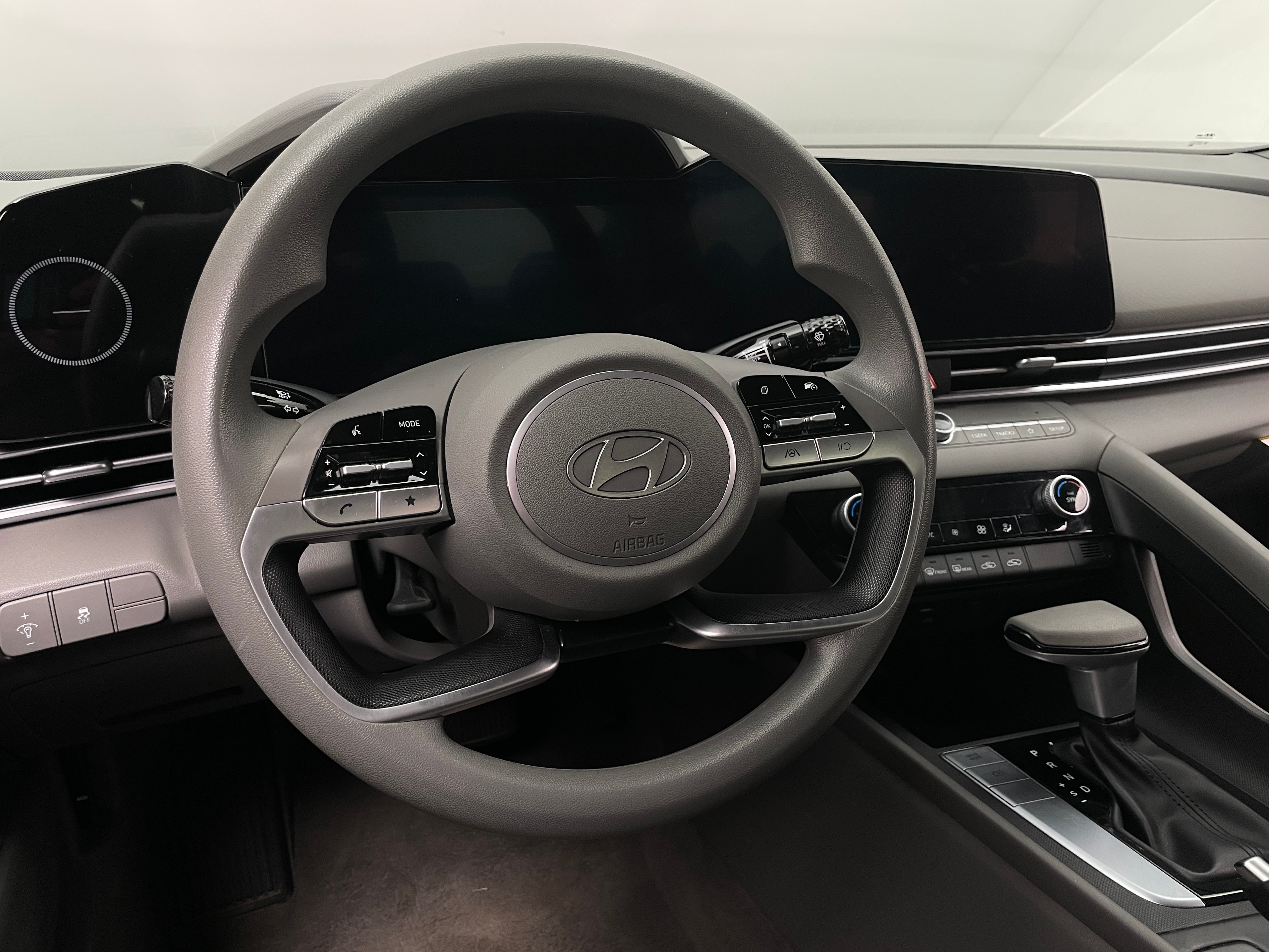 2024 Hyundai Elantra SEL 5