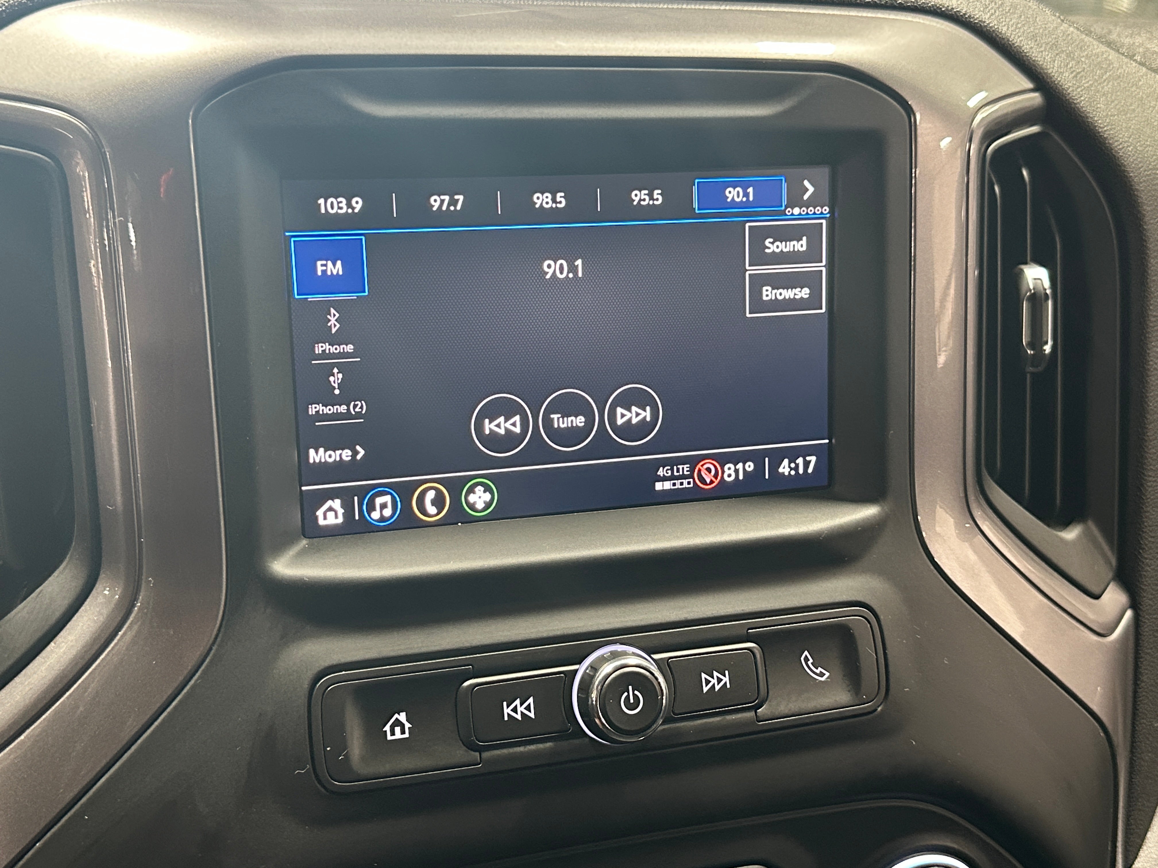 2023 Chevrolet Silverado 1500 Custom 4