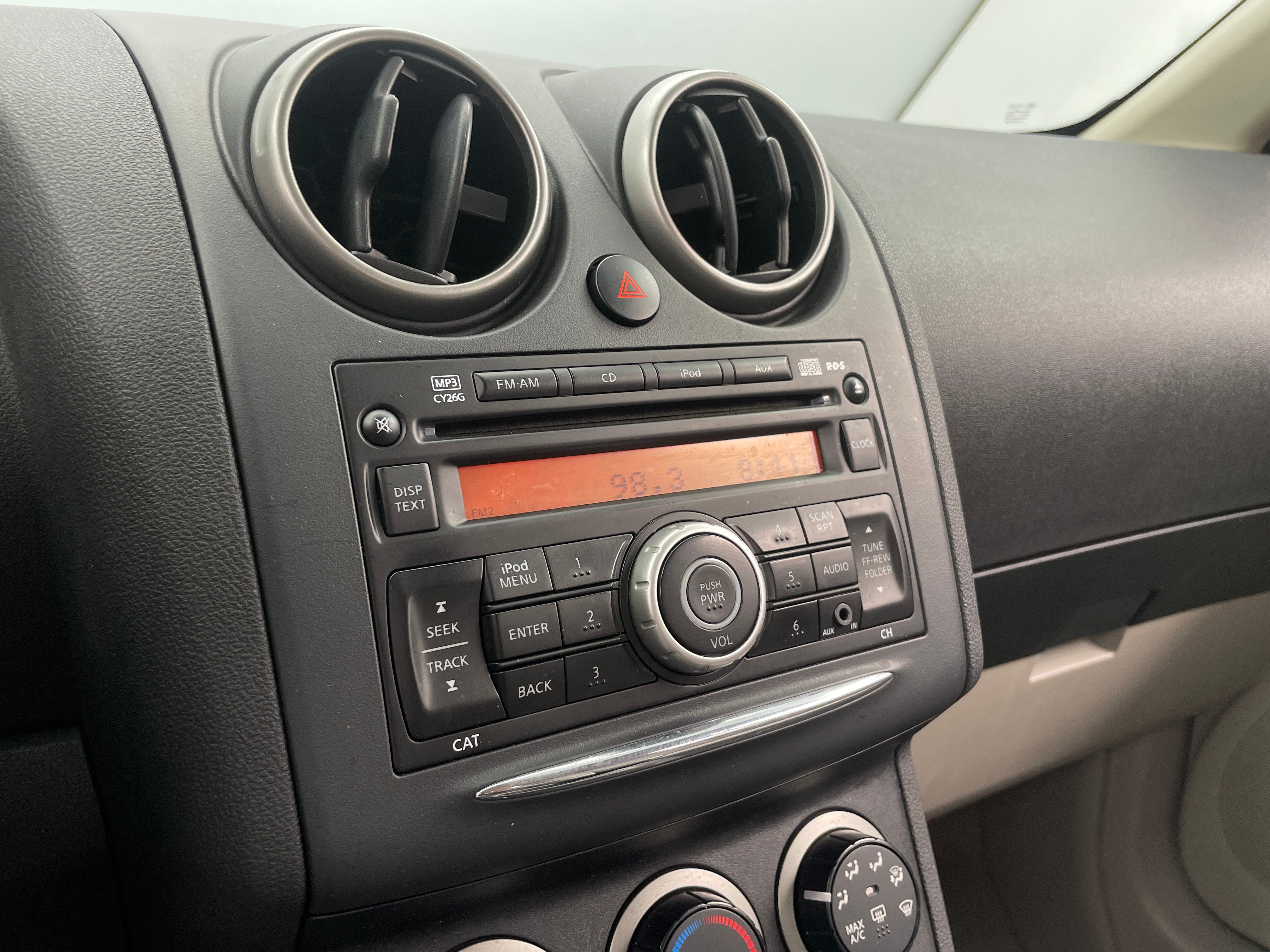 2014 Nissan Rogue S 4