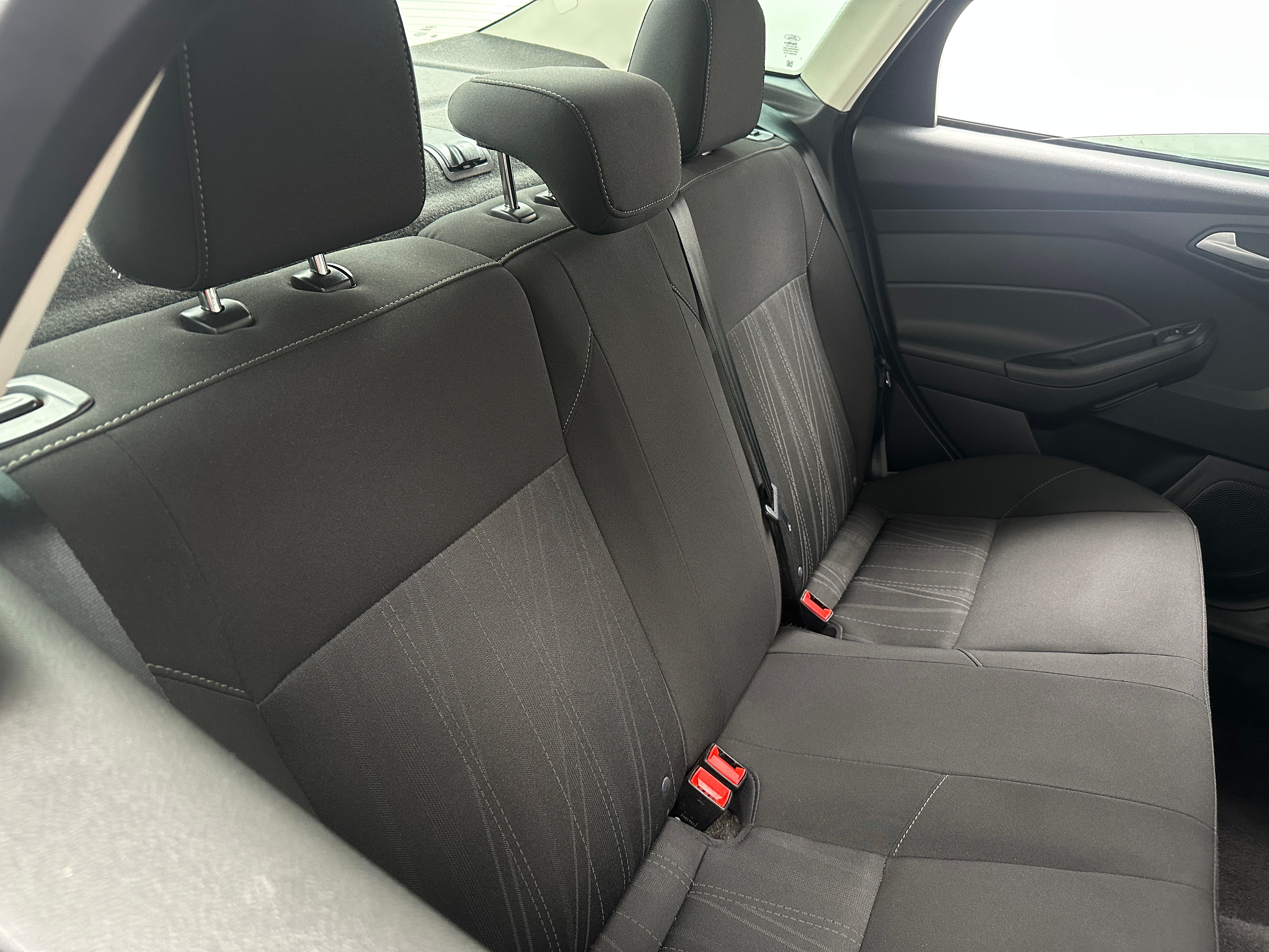 2017 Ford Focus SE 6