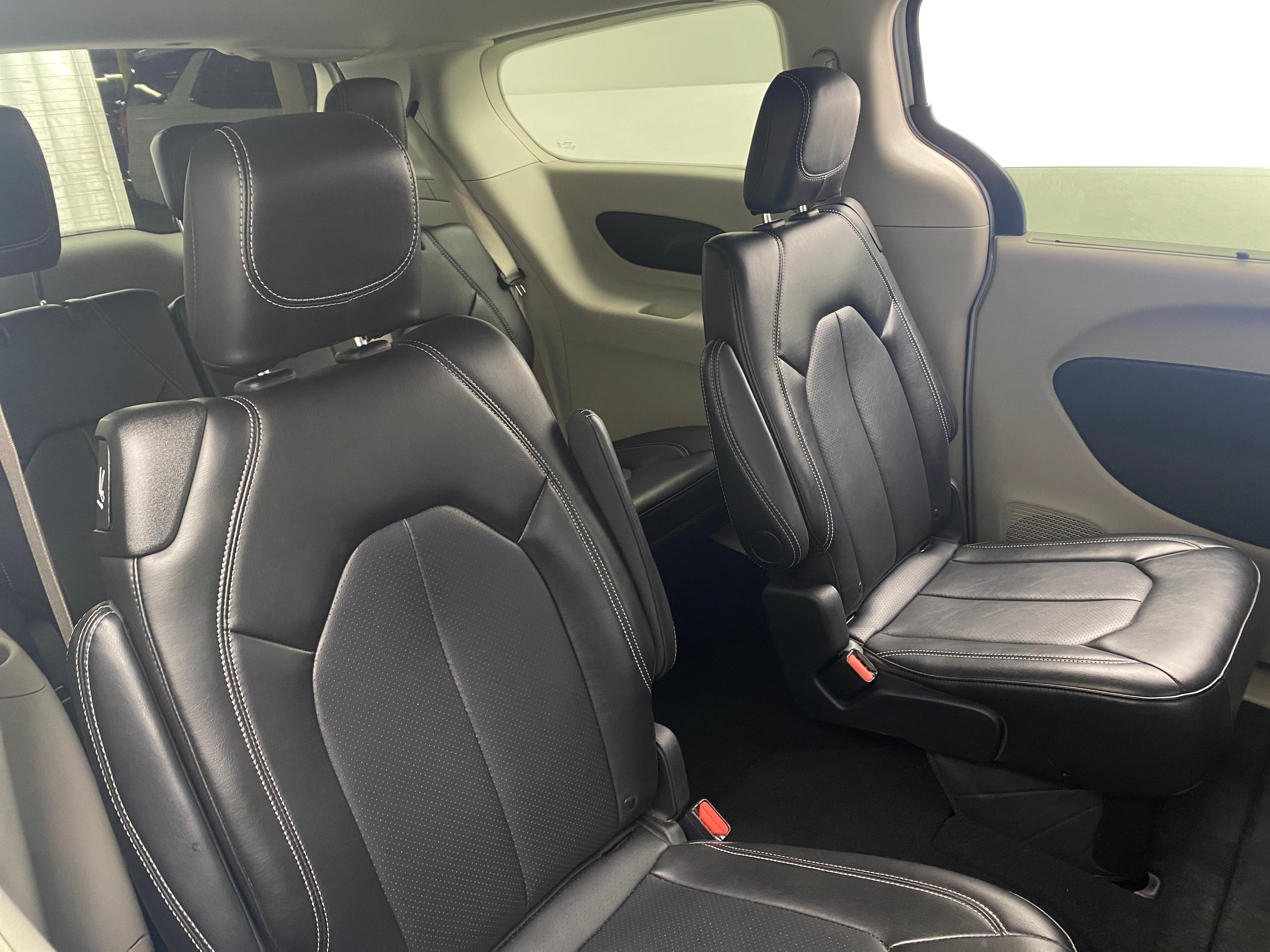 2024 Chrysler Pacifica Touring L 5