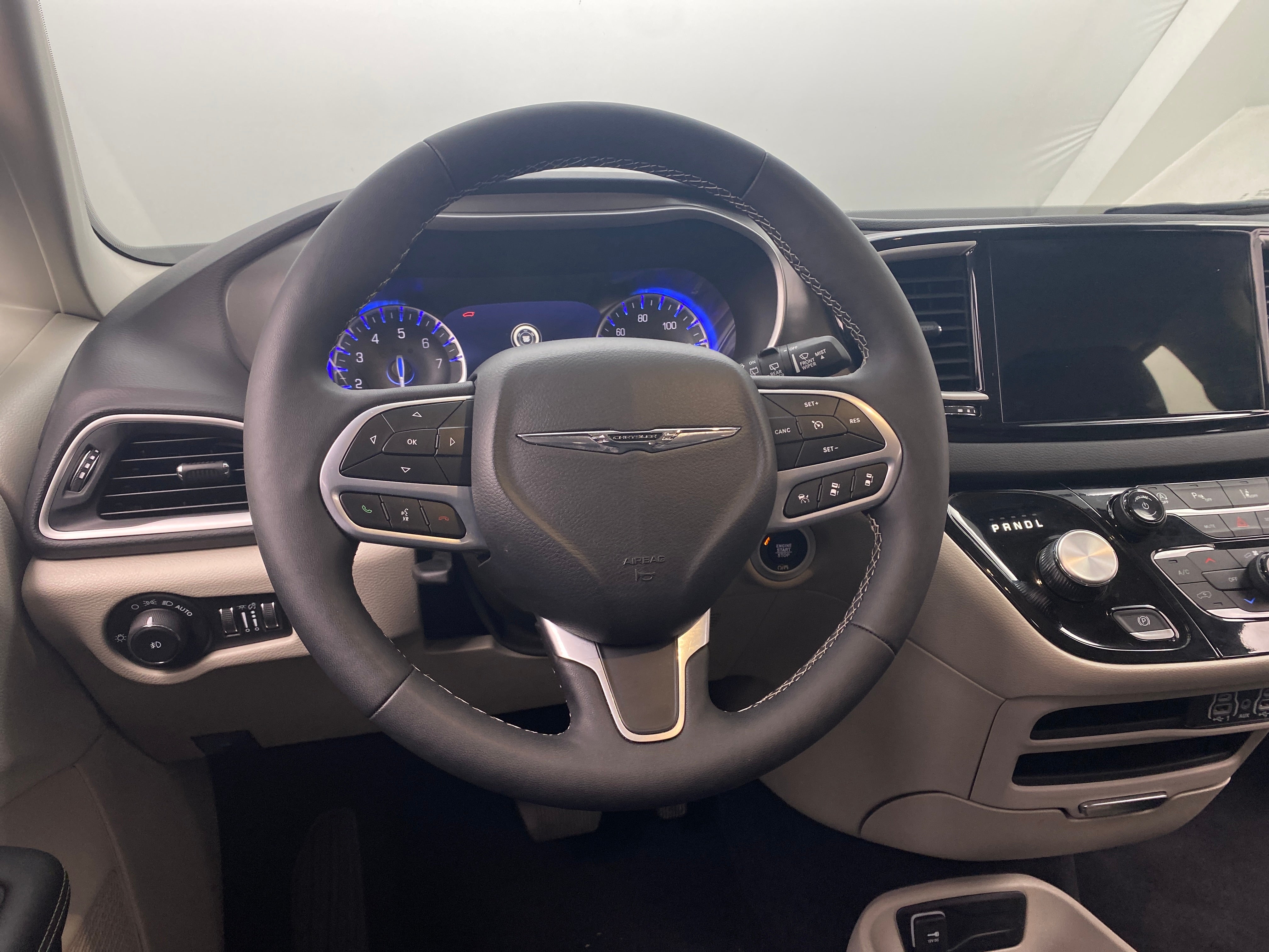 2024 Chrysler Pacifica Touring L 4