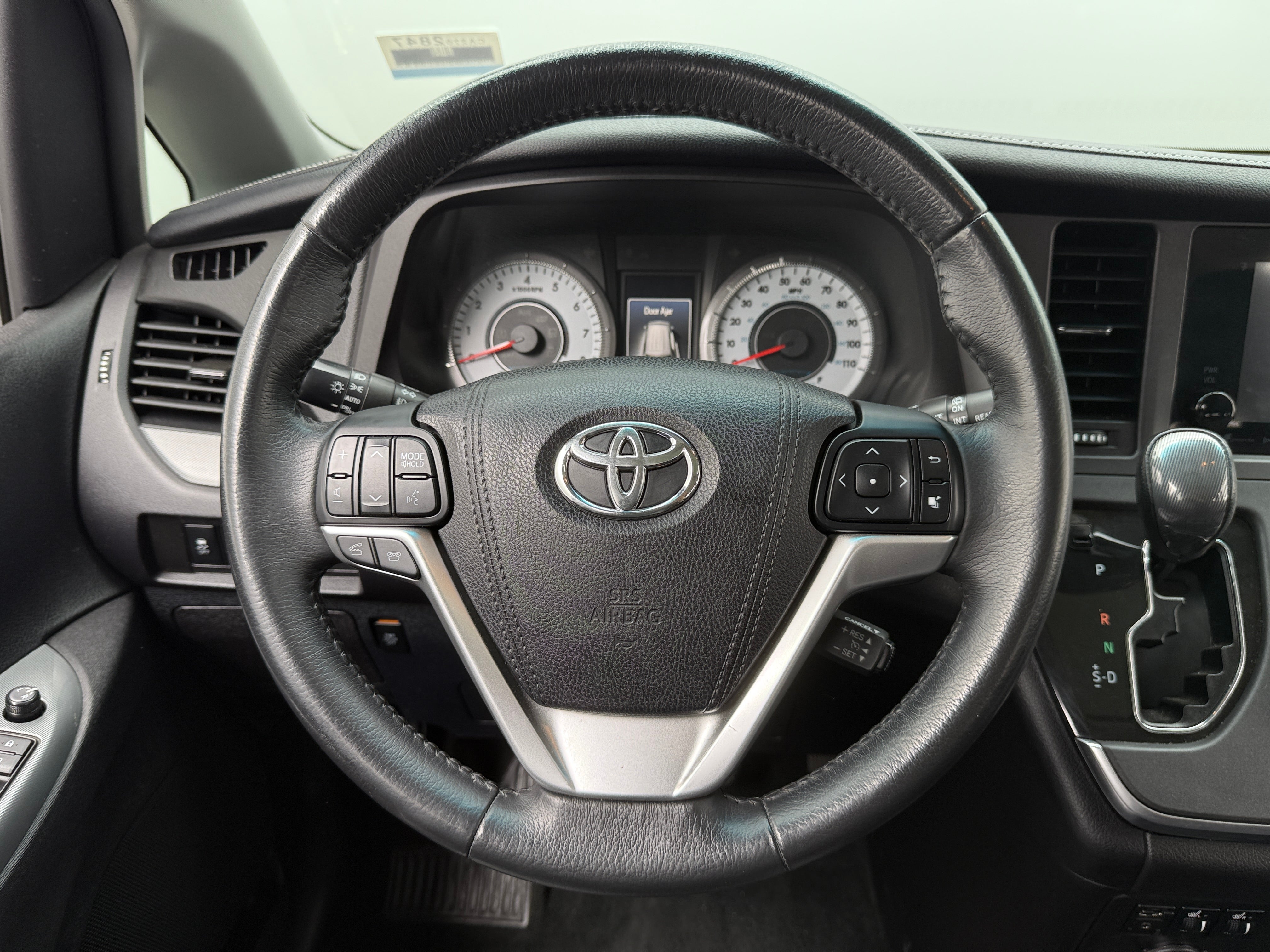 2017 Toyota Sienna SE 4