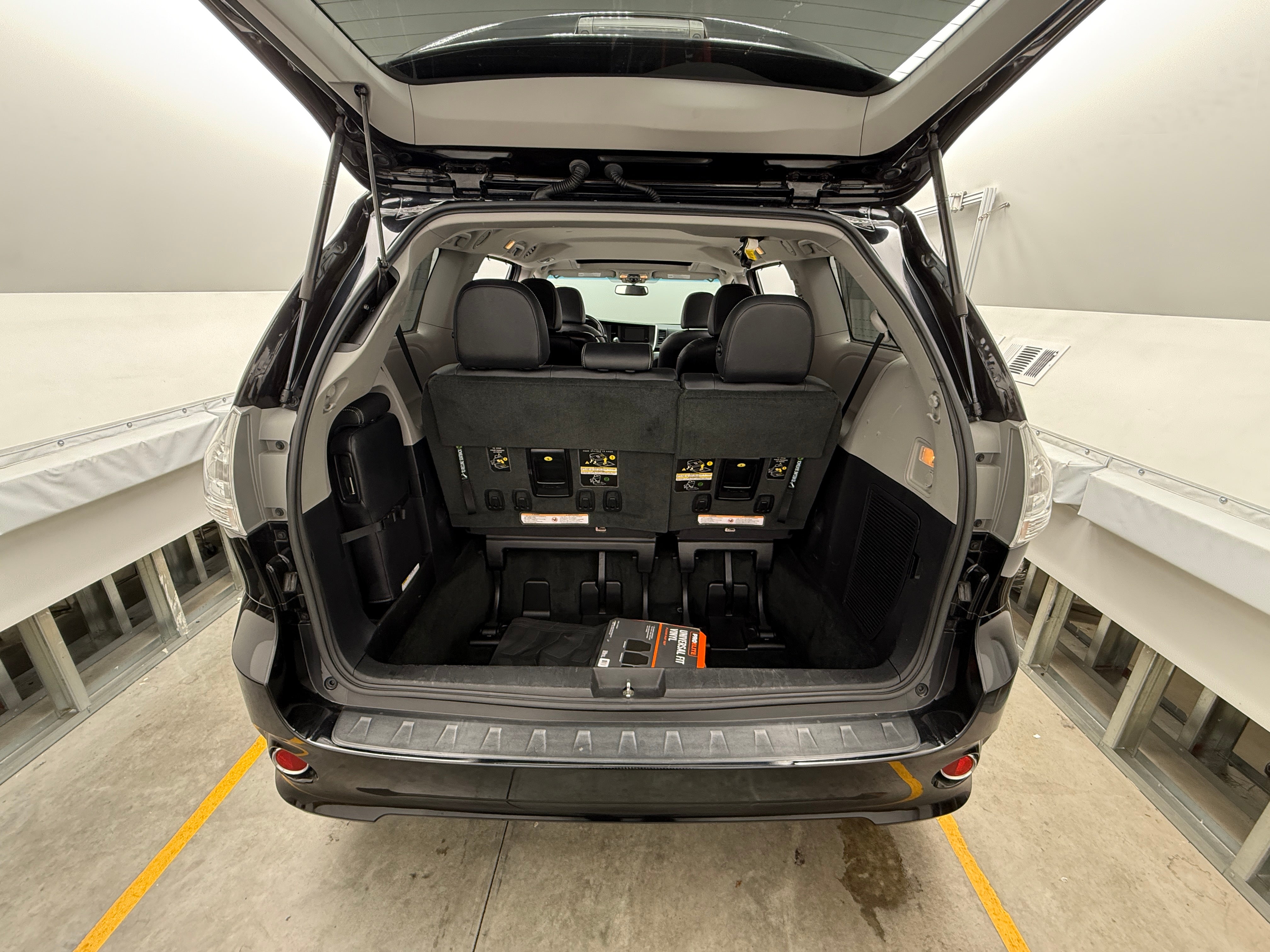 2017 Toyota Sienna SE 6
