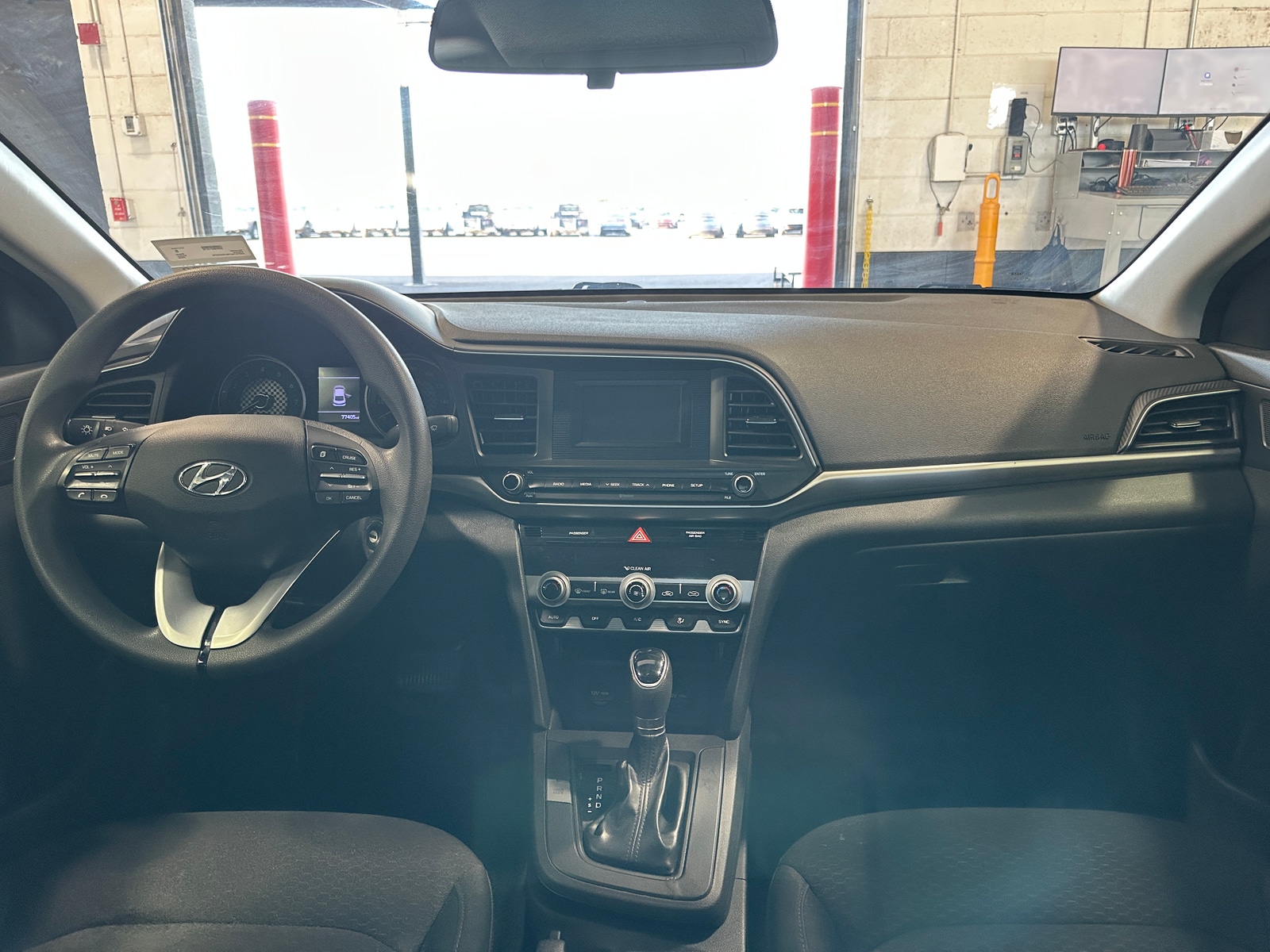 Thumbnail: 2020 Hyundai Elantra - 3