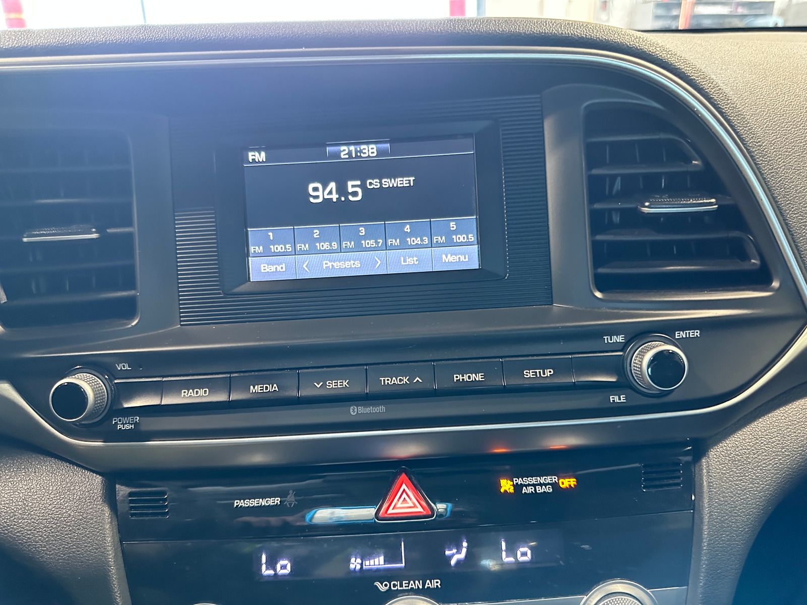 Thumbnail: 2020 Hyundai Elantra - 4