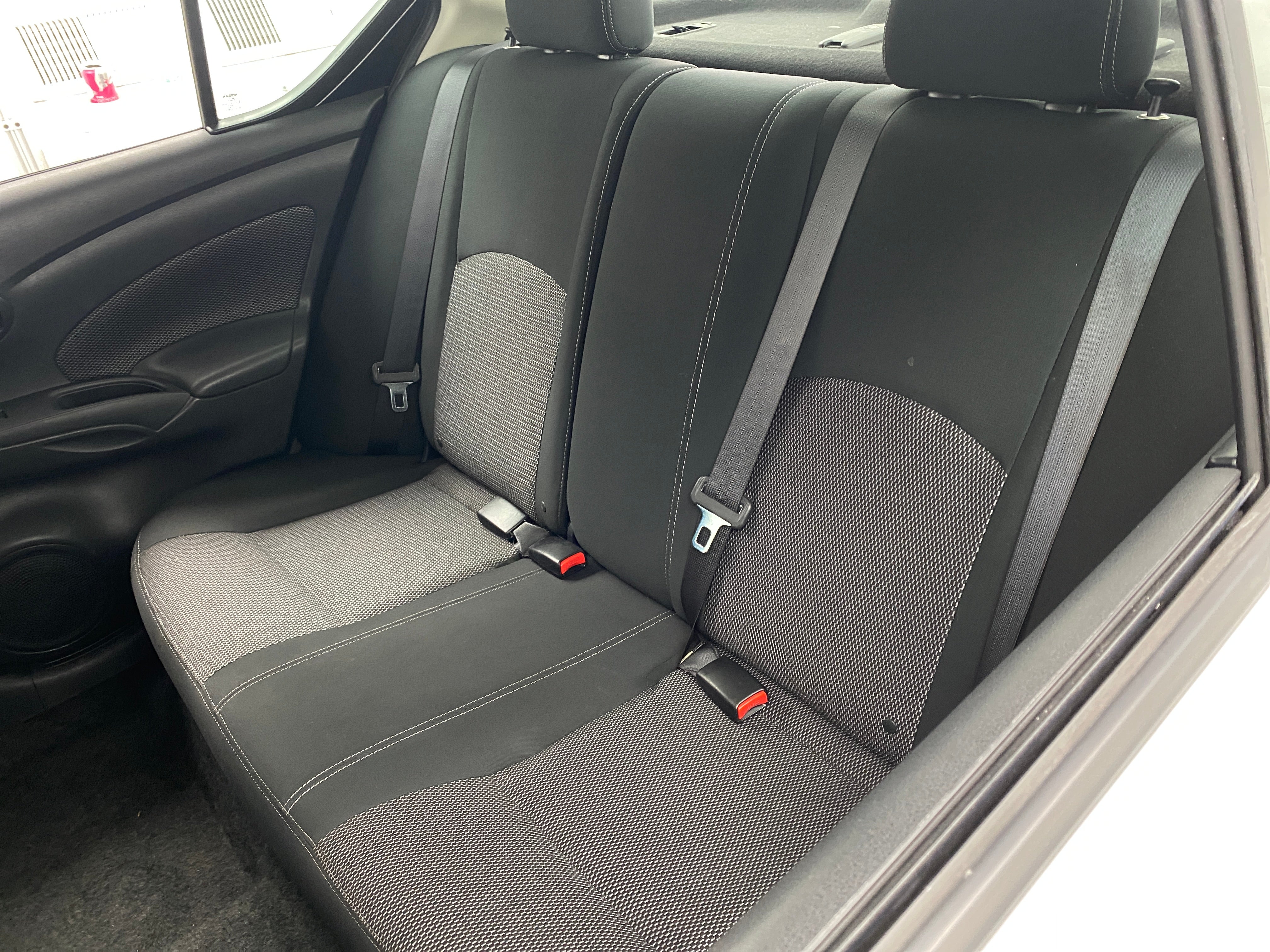 2018 Nissan Versa SV 6