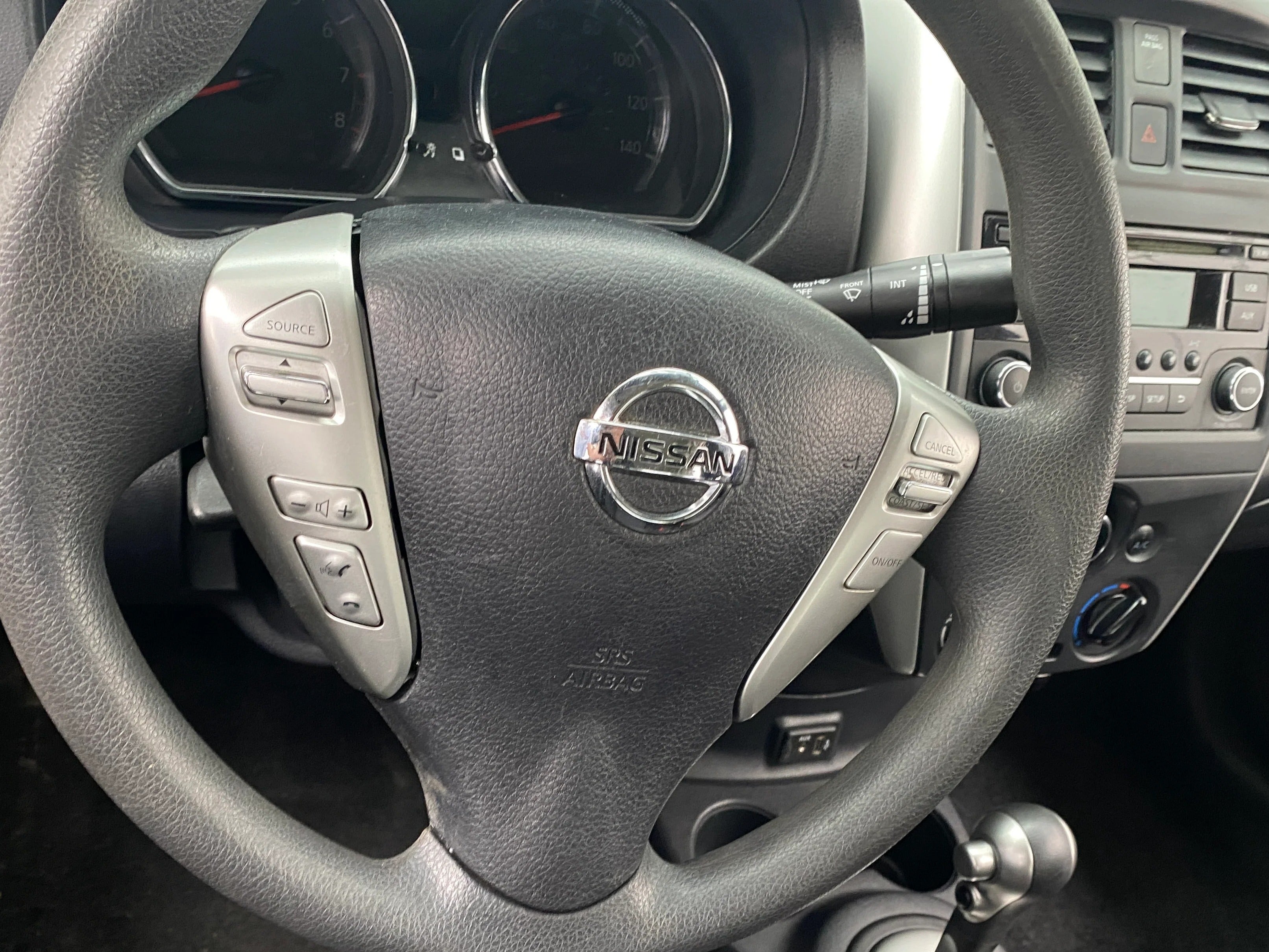 2018 Nissan Versa SV 5