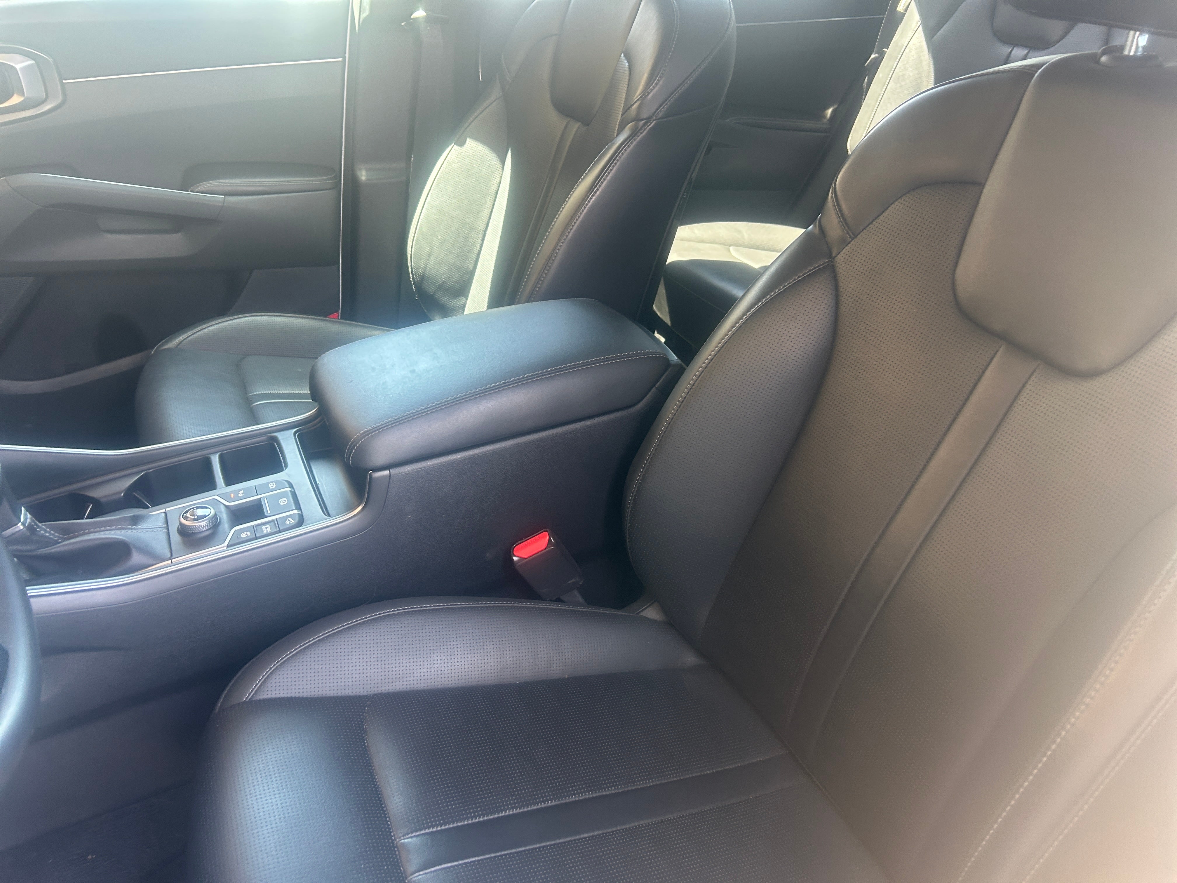 2024 Kia Sorento S 2
