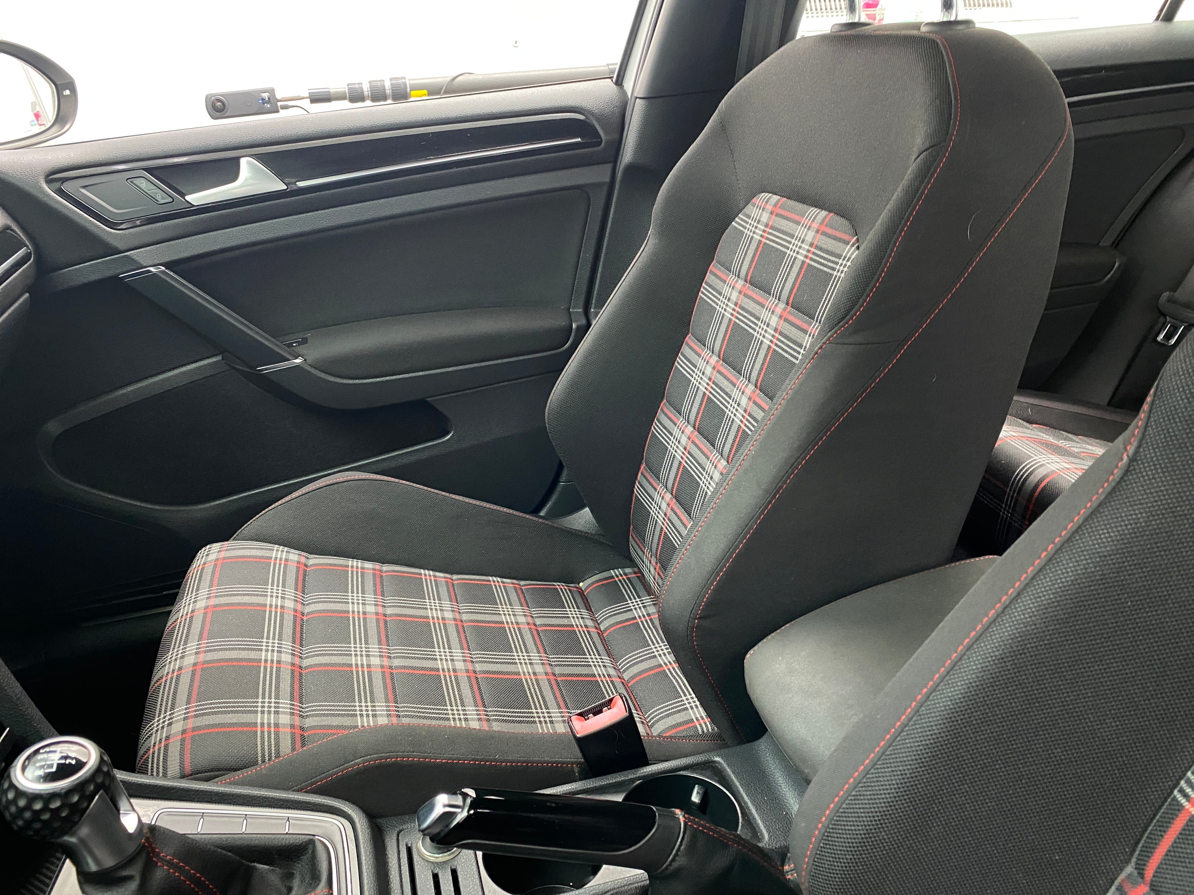 2015 Volkswagen Golf GTI S 2