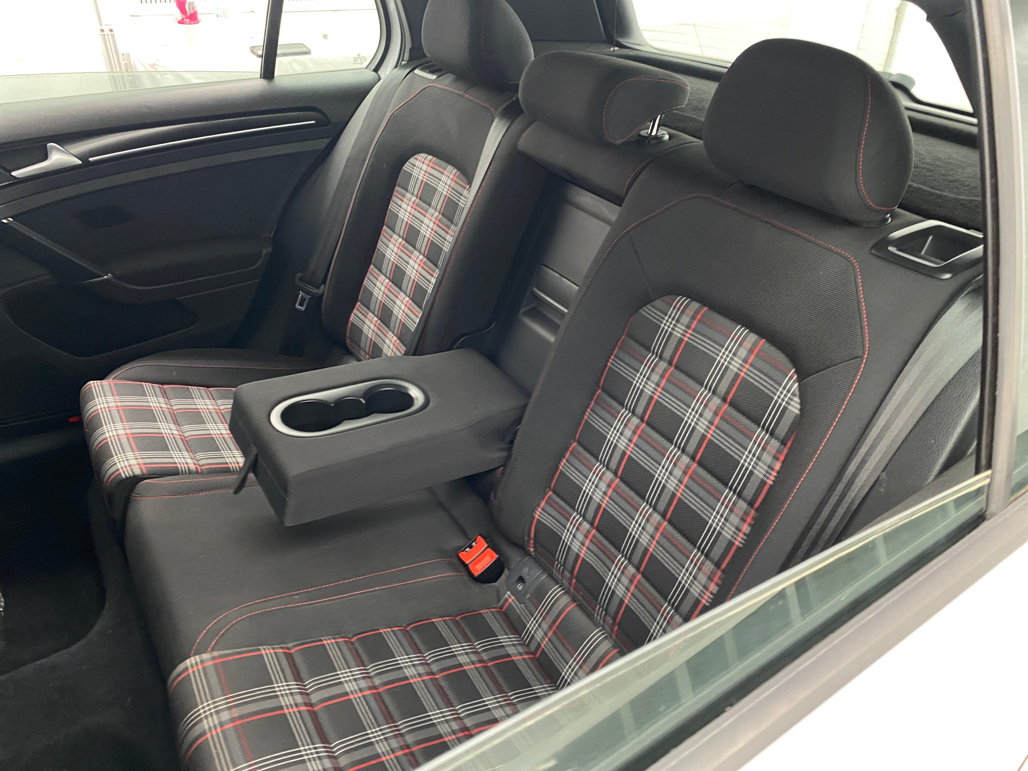 2015 Volkswagen Golf GTI S 6
