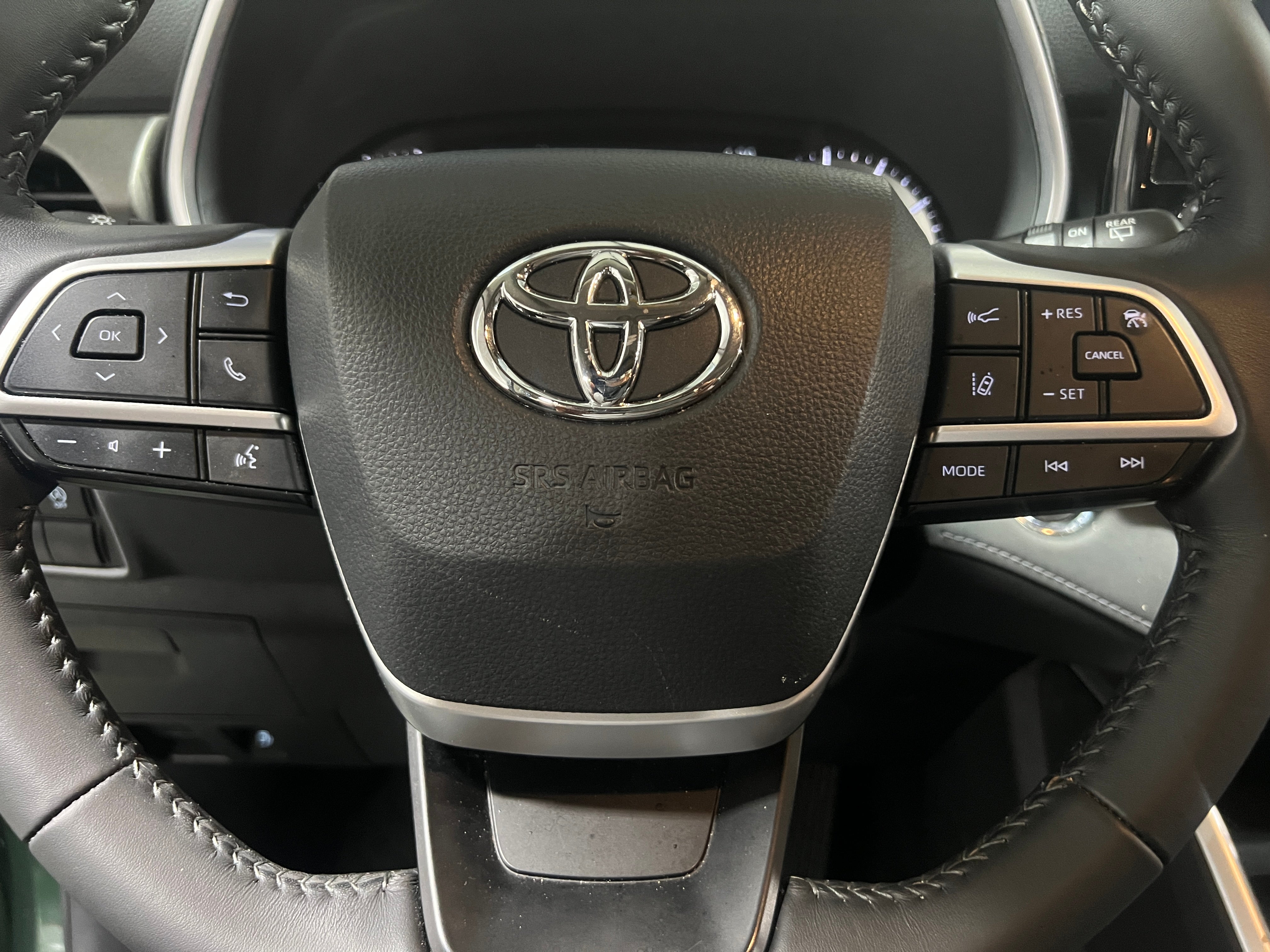 2023 Toyota Highlander XLE 4