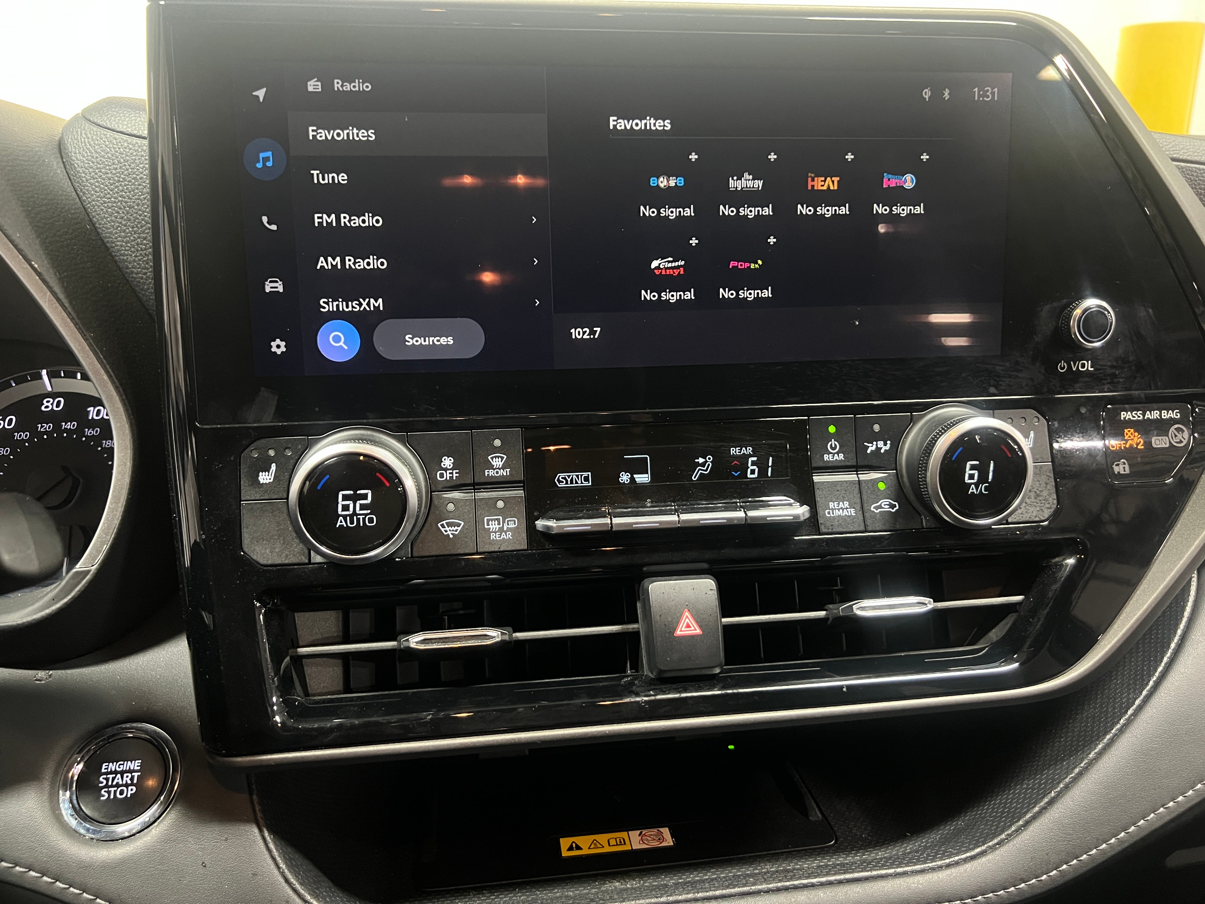 2023 Toyota Highlander XLE 3