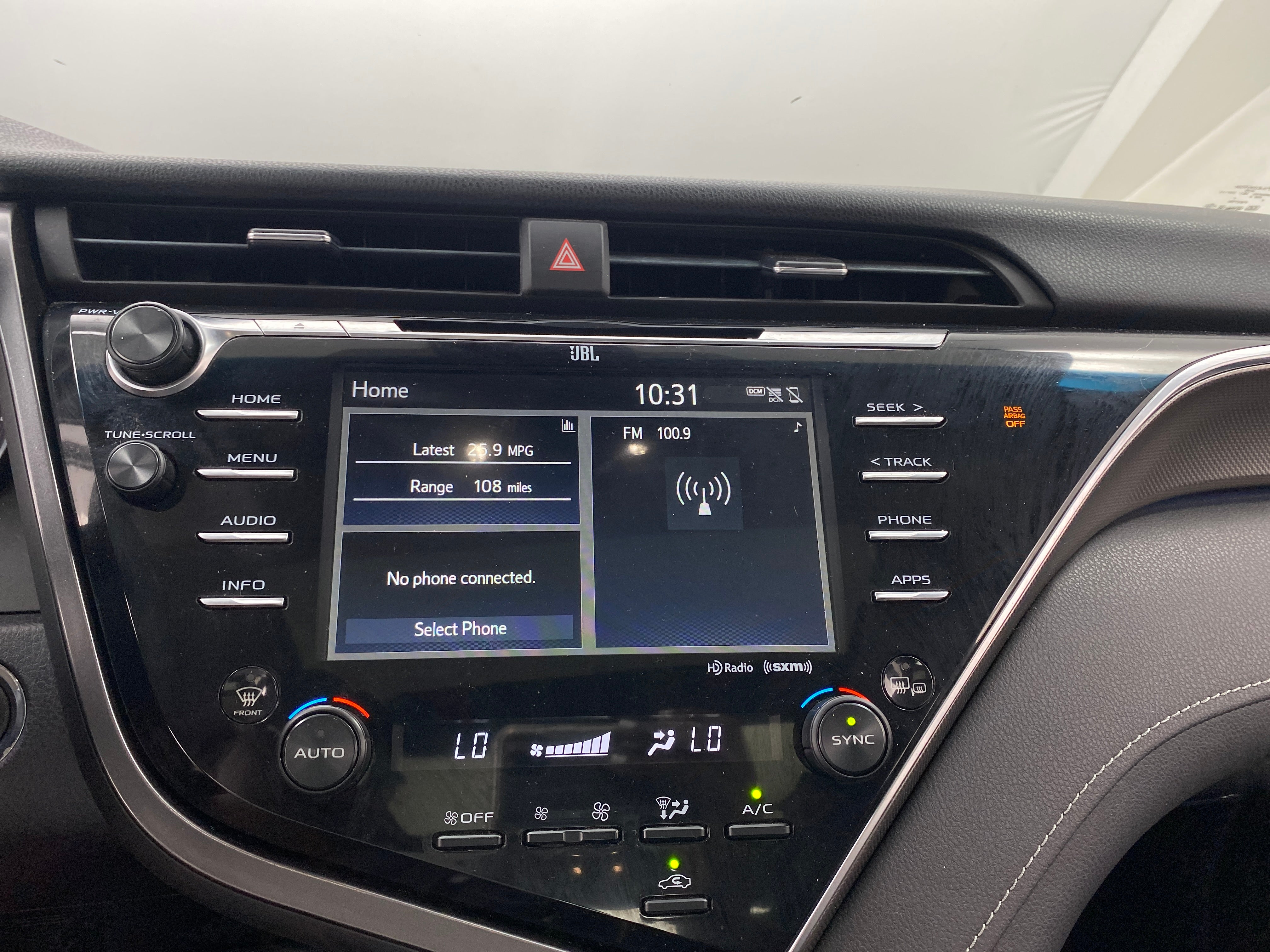 2018 Toyota Camry XSE 3