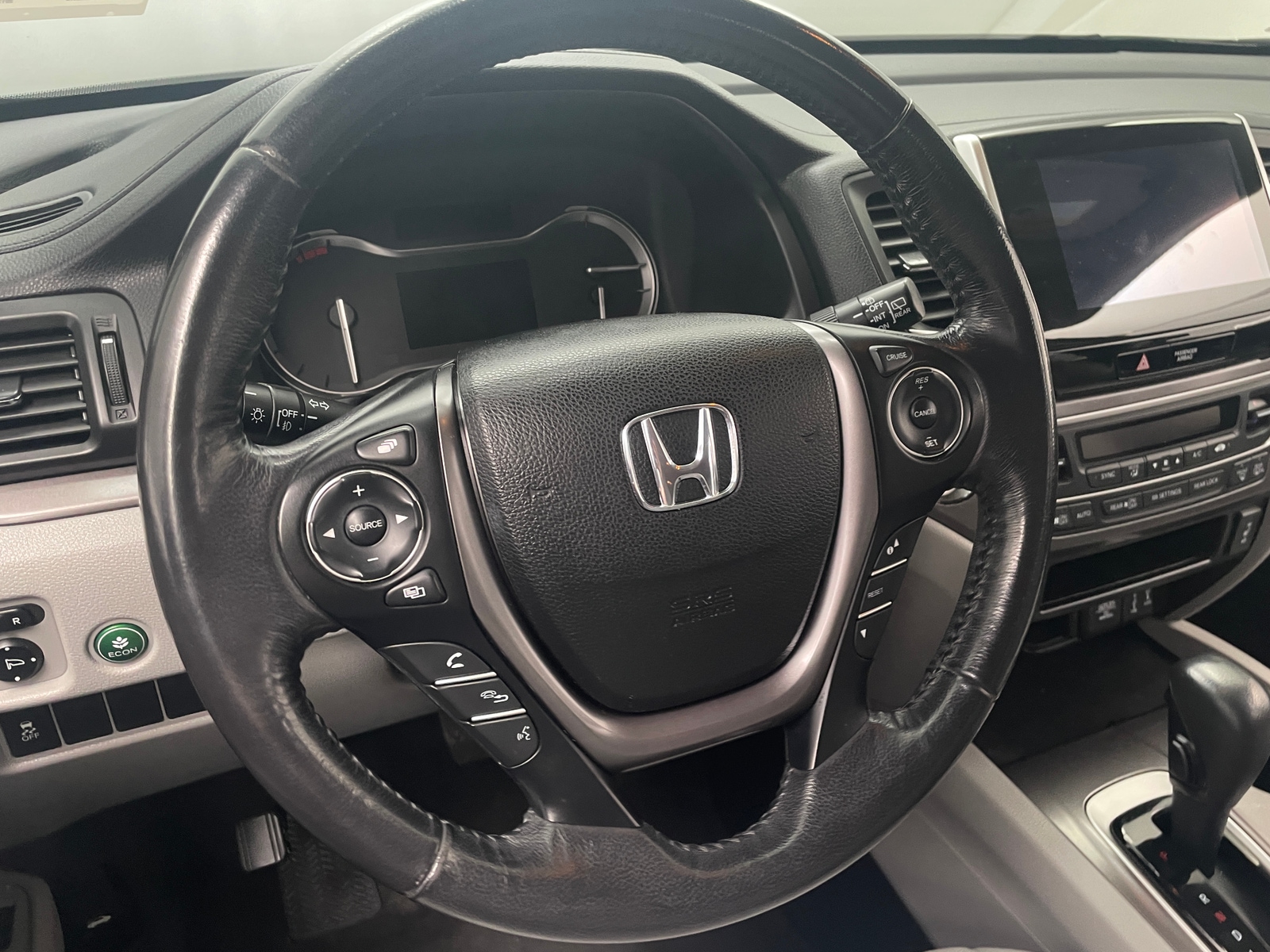 Thumbnail: 2017 Honda Pilot - 4