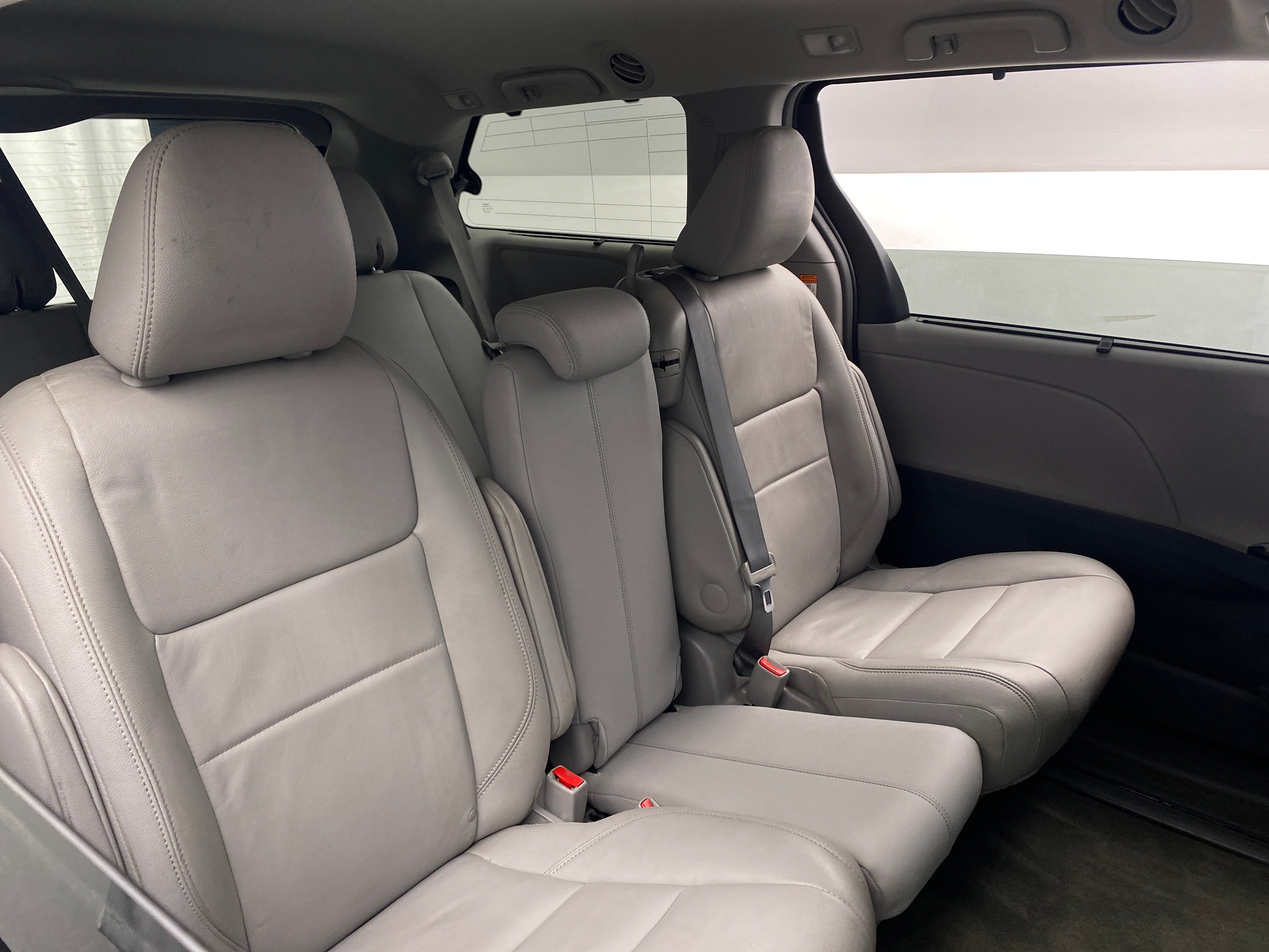 2017 Toyota Sienna XLE 5