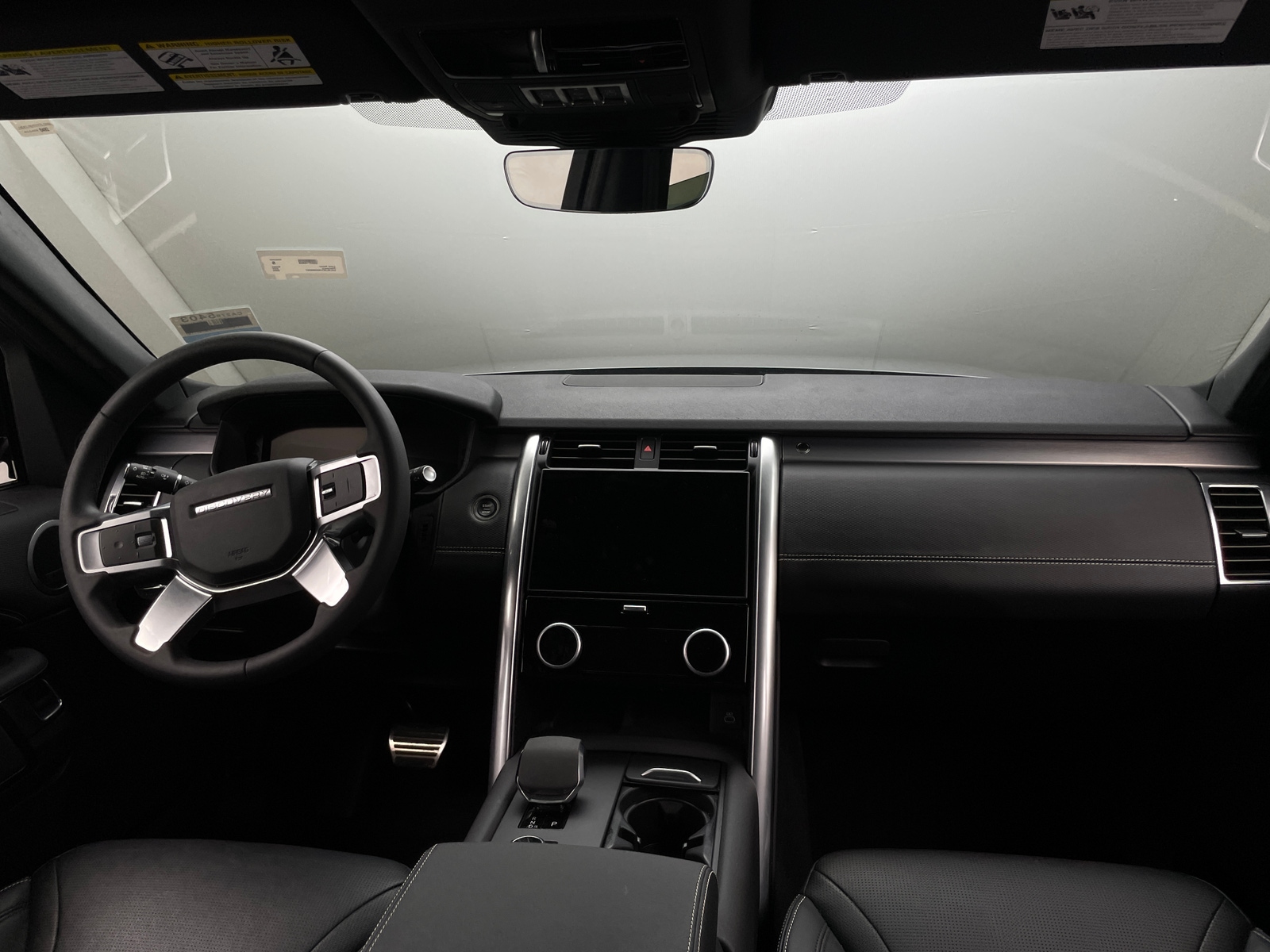 Thumbnail: 2024 Land Rover Discovery - 2