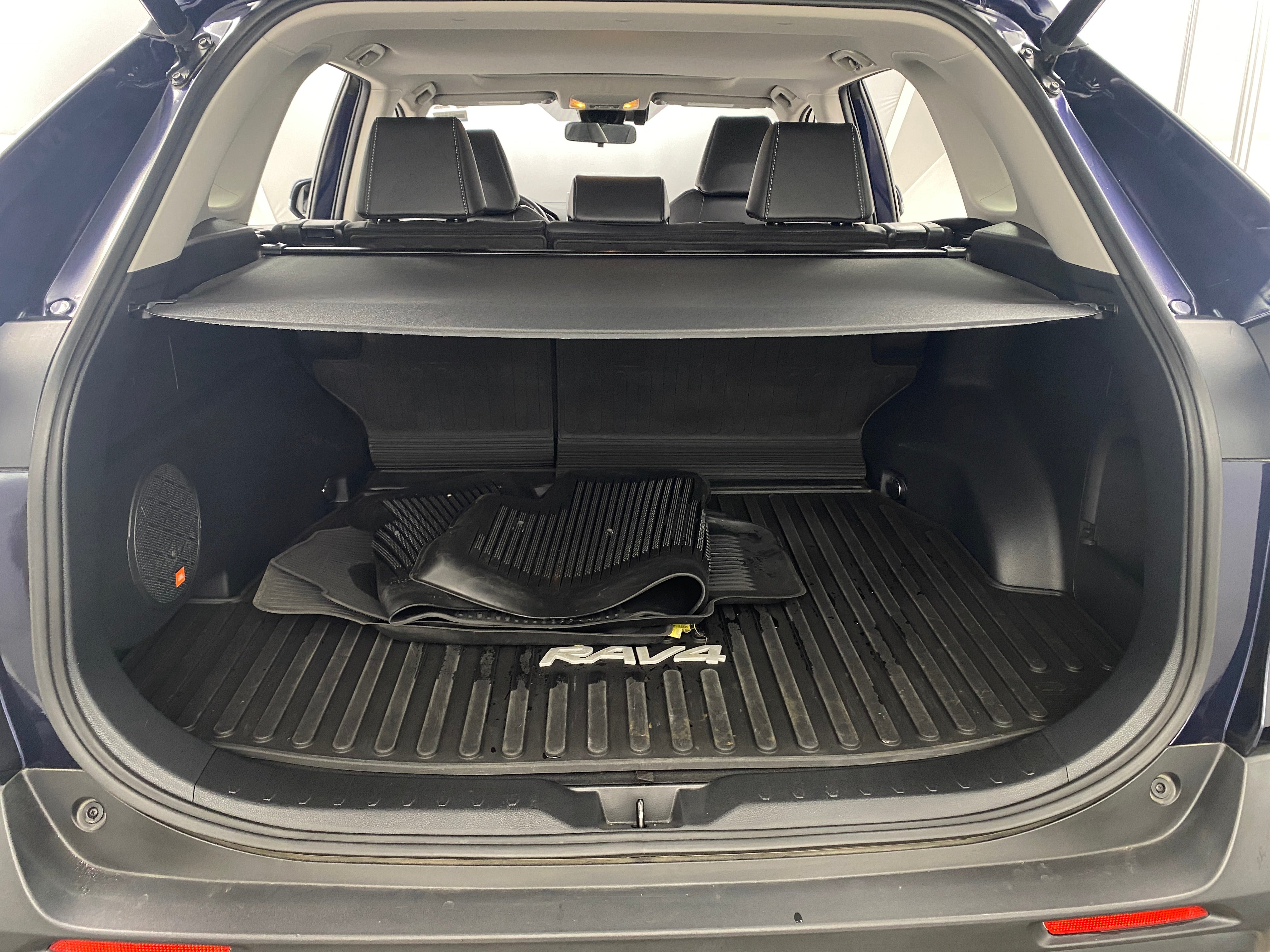 2021 Toyota RAV4 XLE Premium 6
