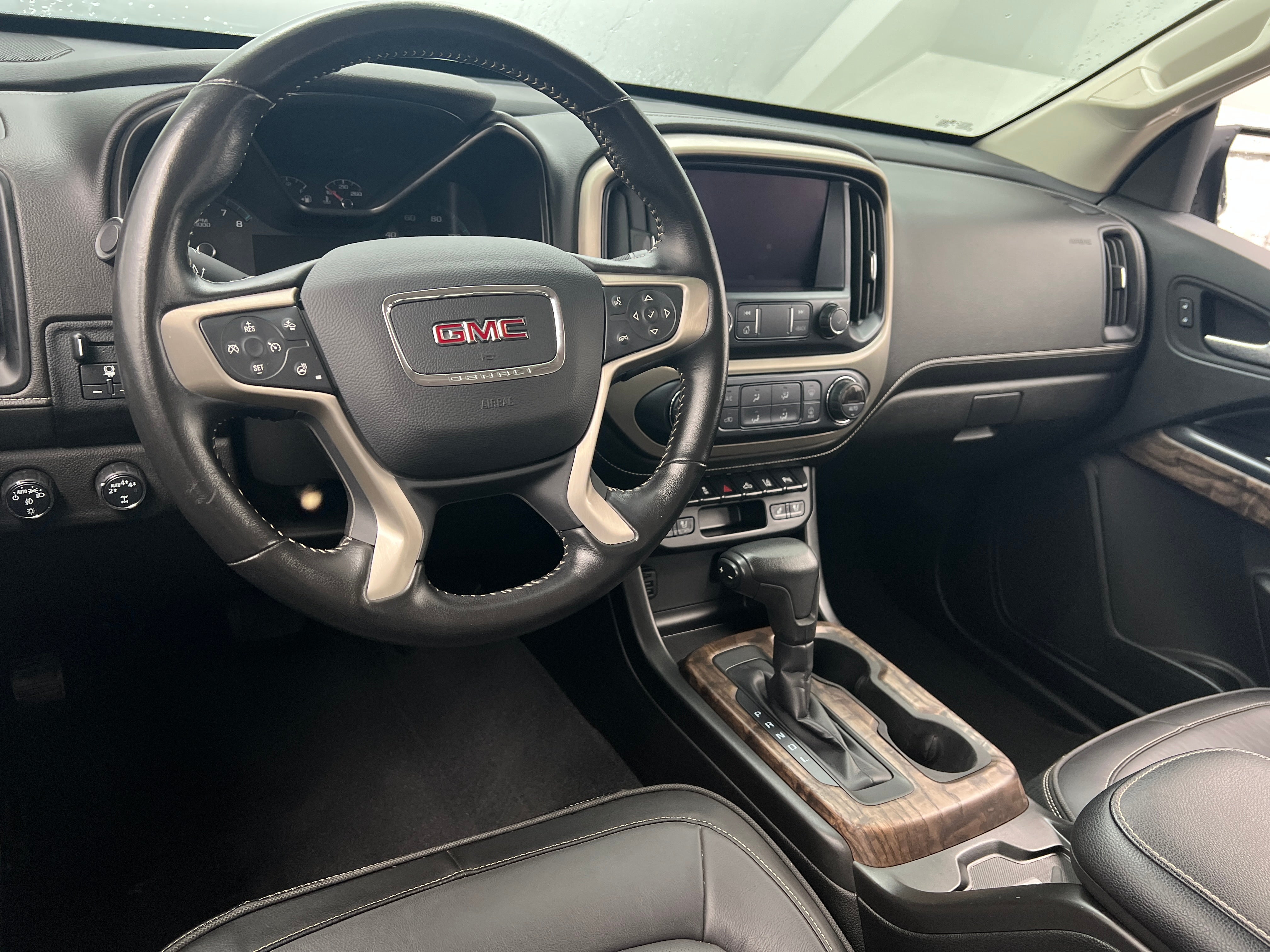 2021 GMC Canyon Denali 2