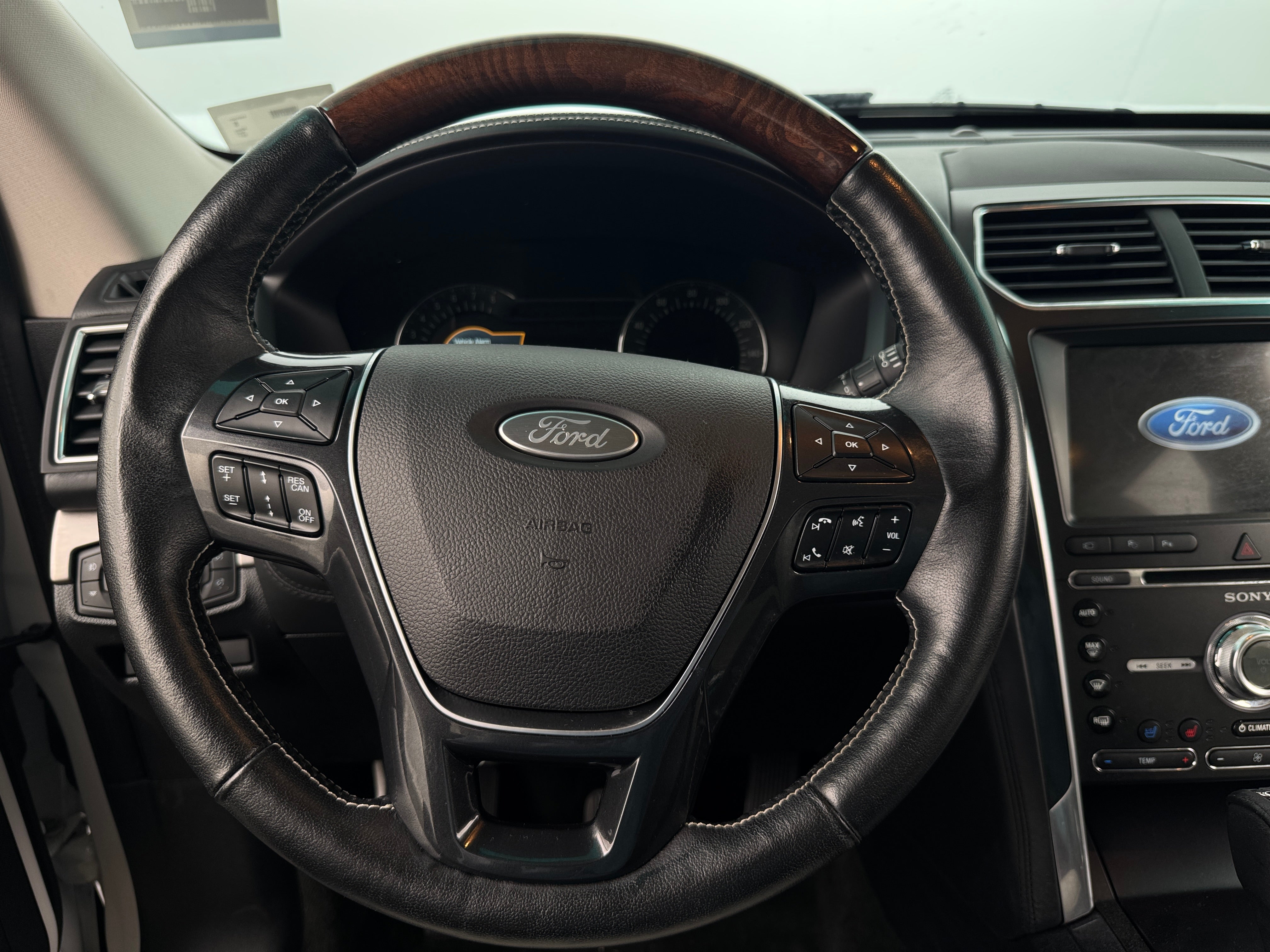 2017 Ford Explorer Platinum 4
