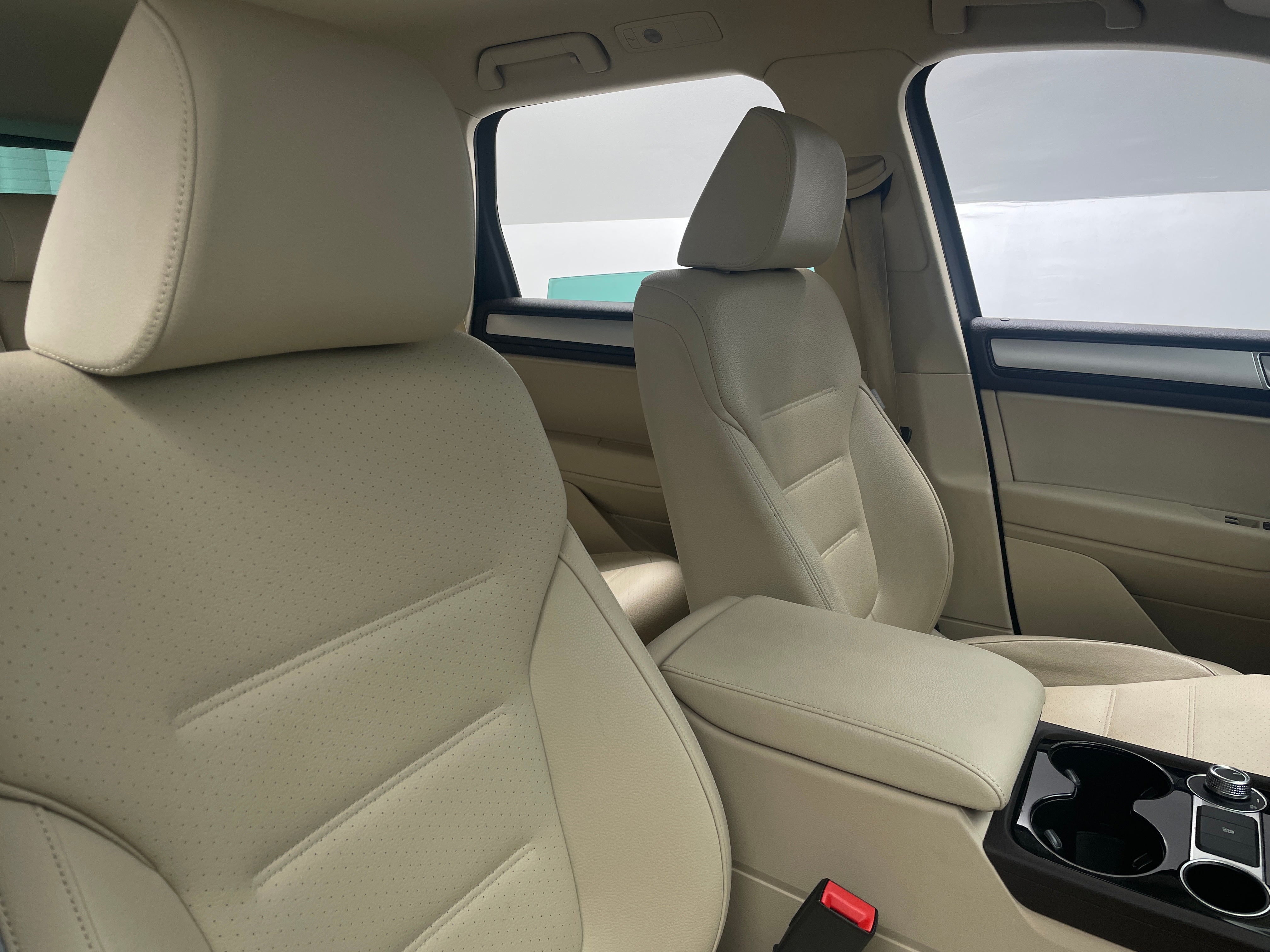 2015 Volkswagen Touareg TDI Sport 2
