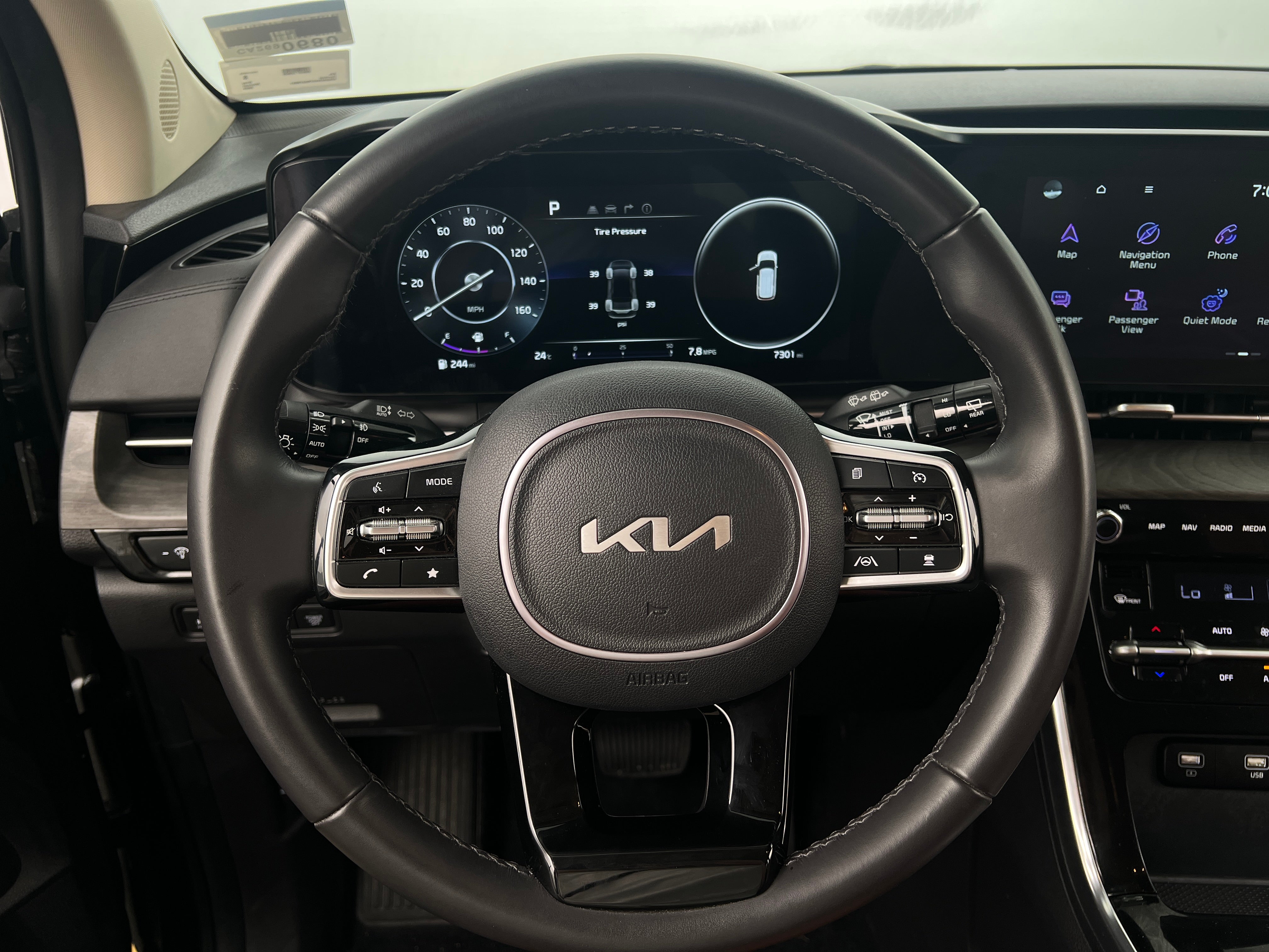 2024 Kia Carnival SX 4