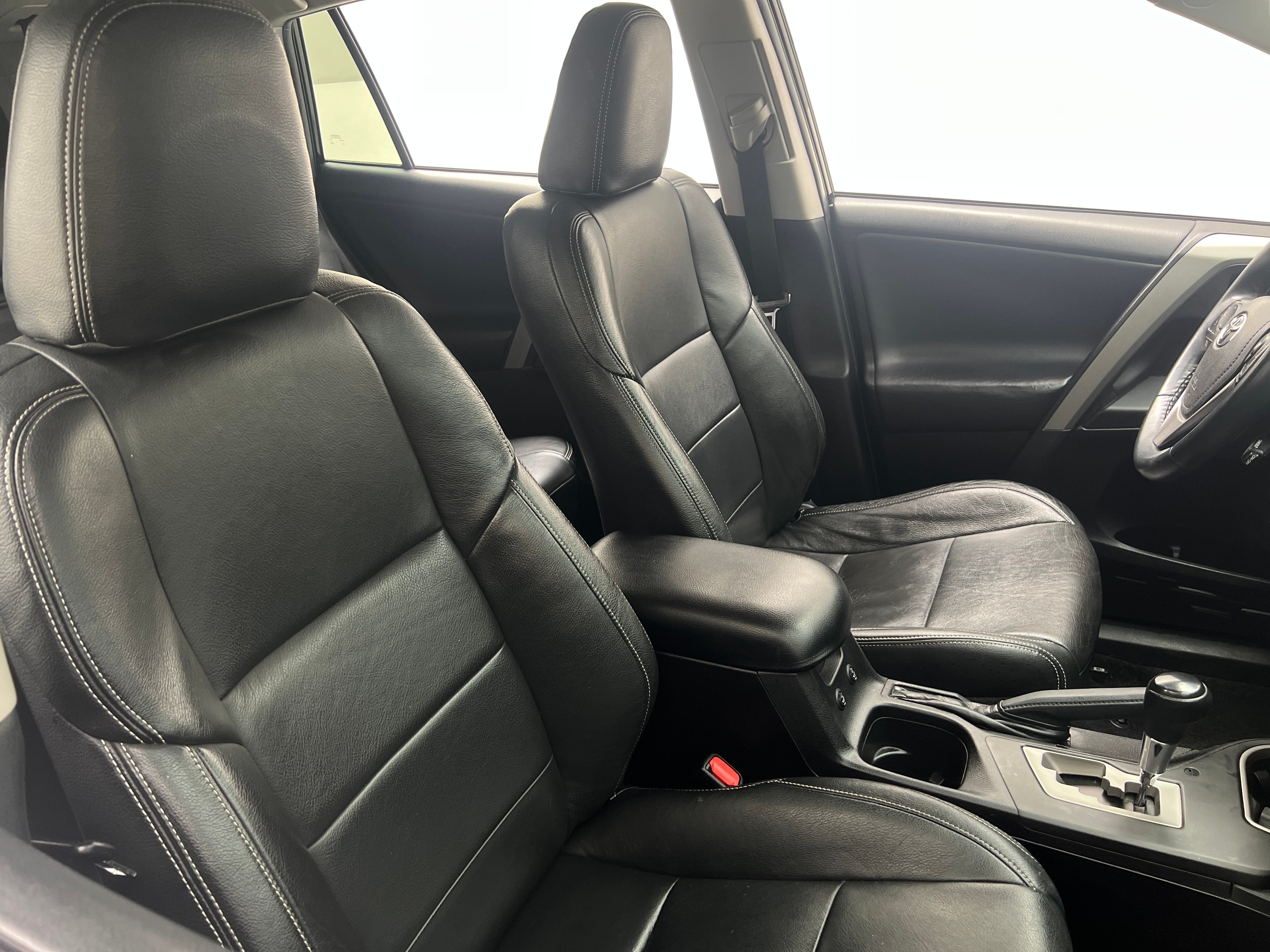2018 Toyota RAV4 XLE 2