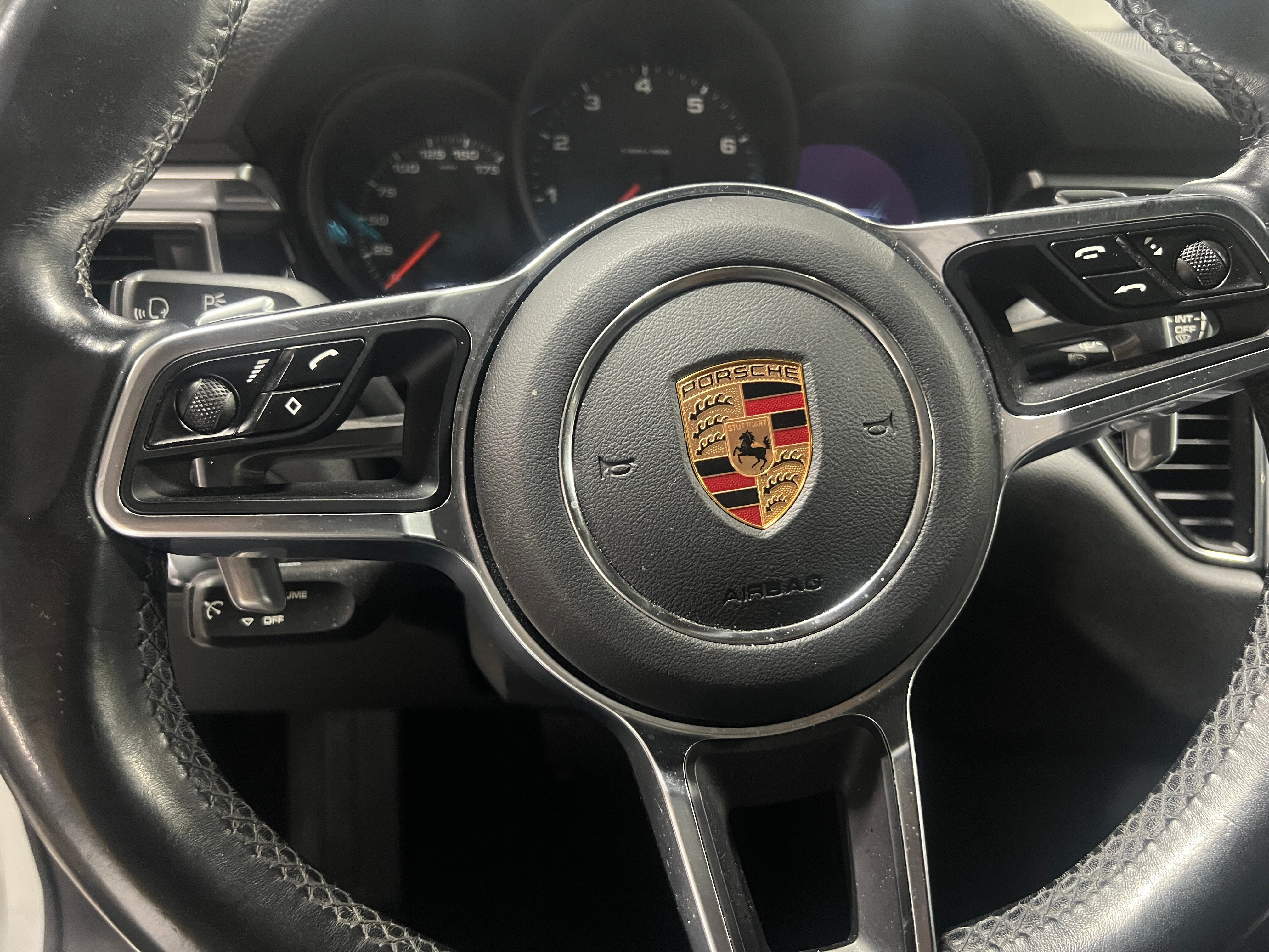 2017 Porsche Macan Base 4