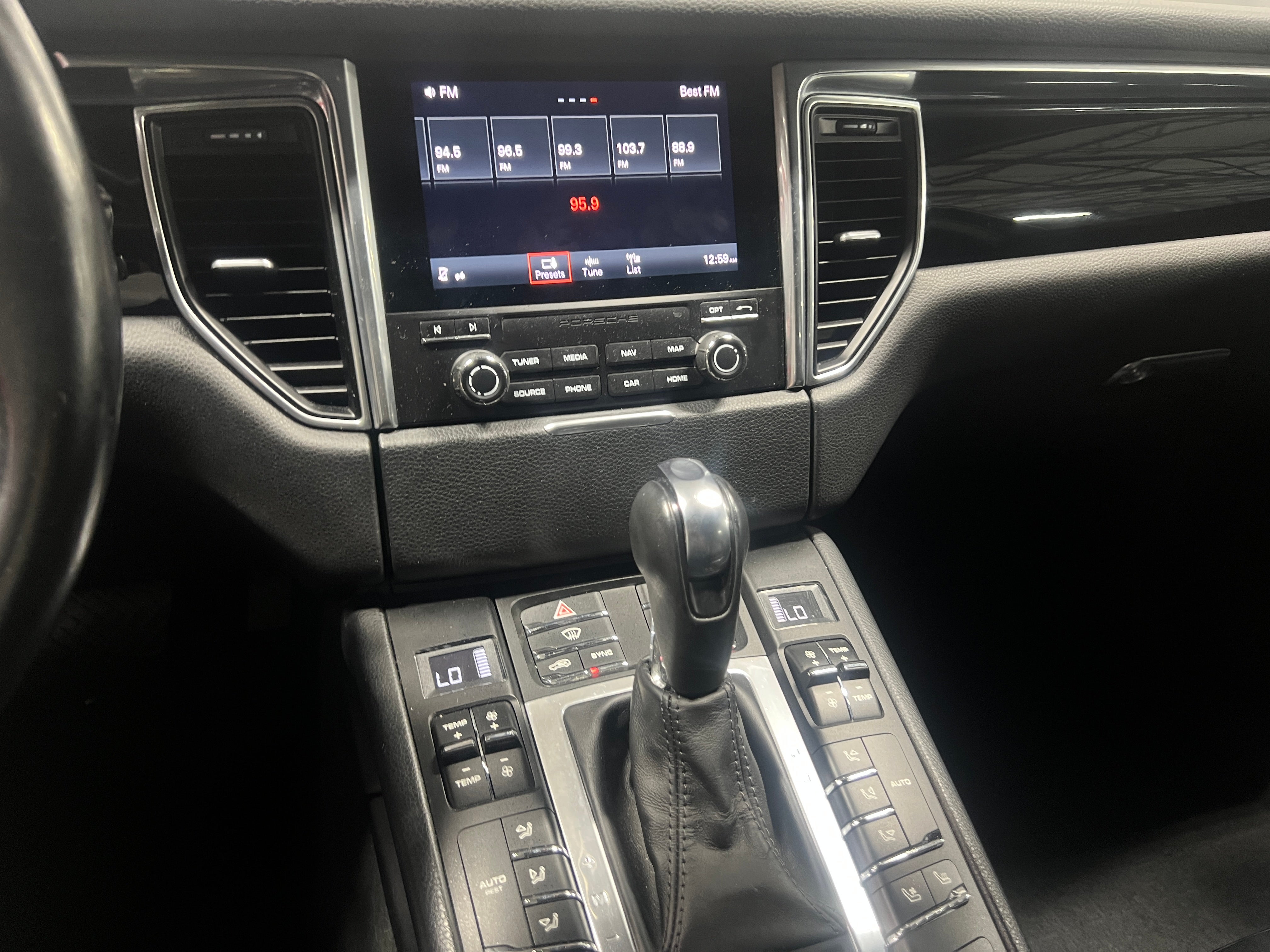 2017 Porsche Macan Base 3